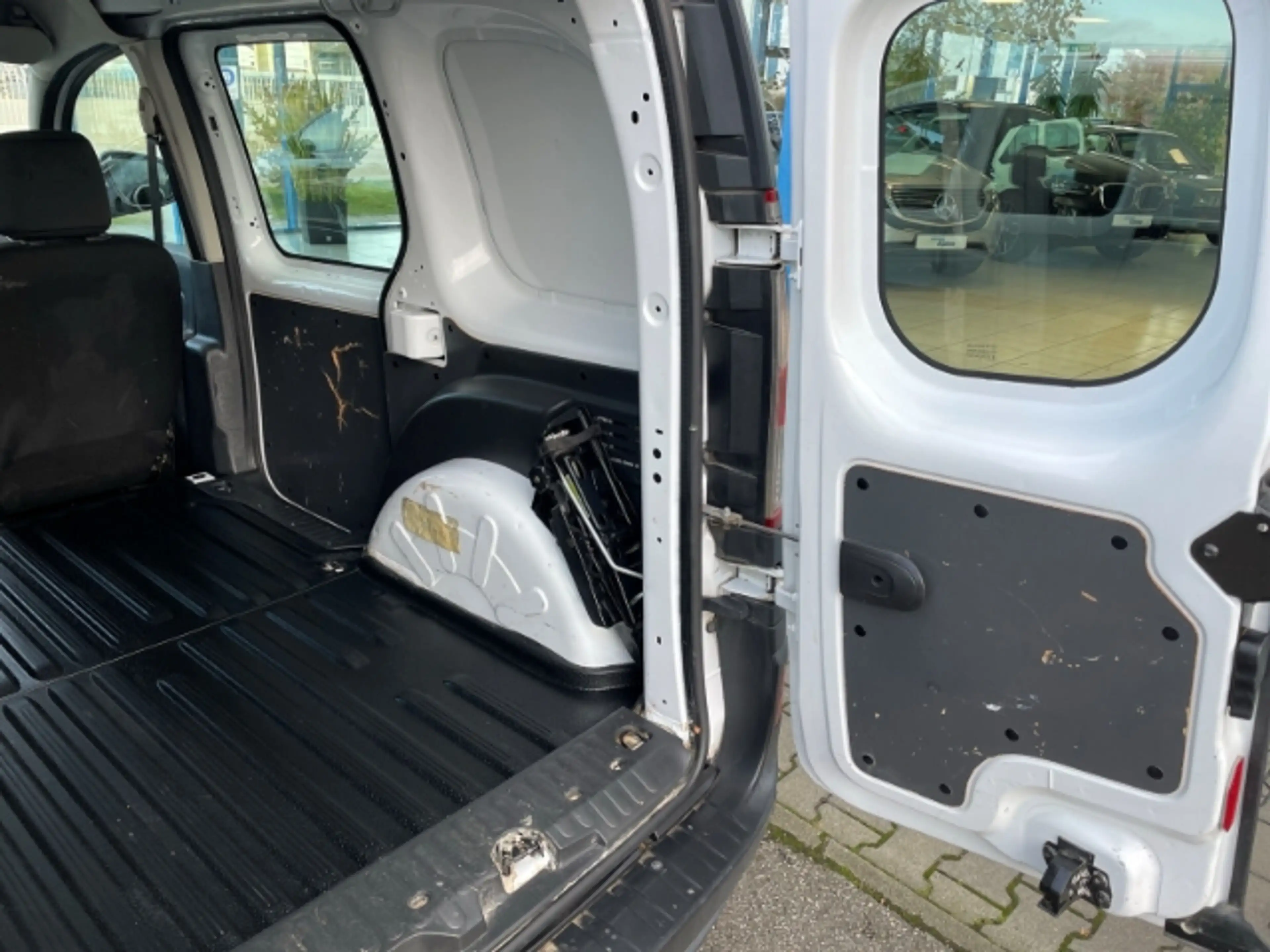 Renault Kangoo 1.5 Blue dCi 95 Extra AHK, Navi, Einparkhilfe — photo 8