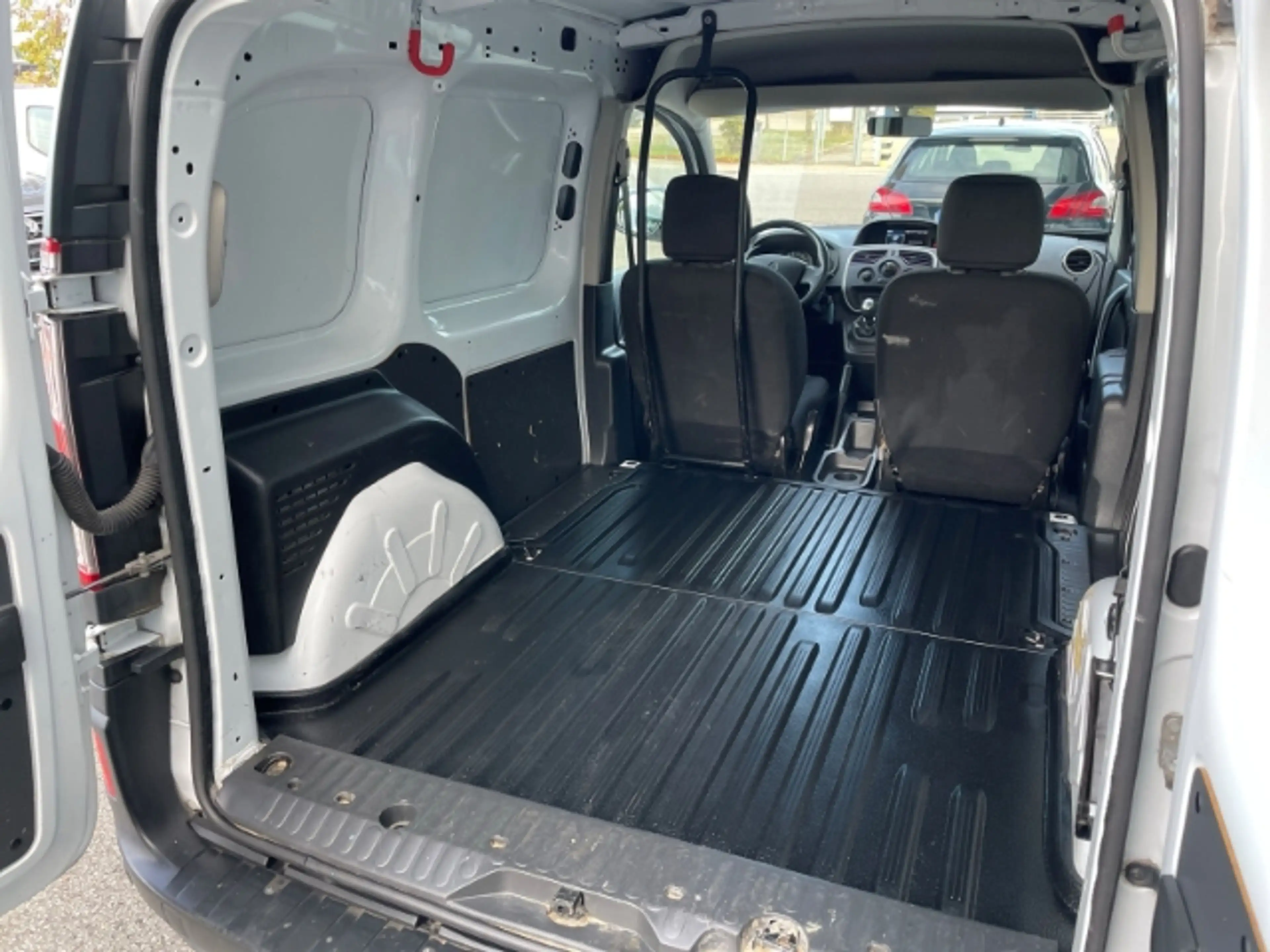 Renault Kangoo 1.5 Blue dCi 95 Extra AHK, Navi, Einparkhilfe — photo 7