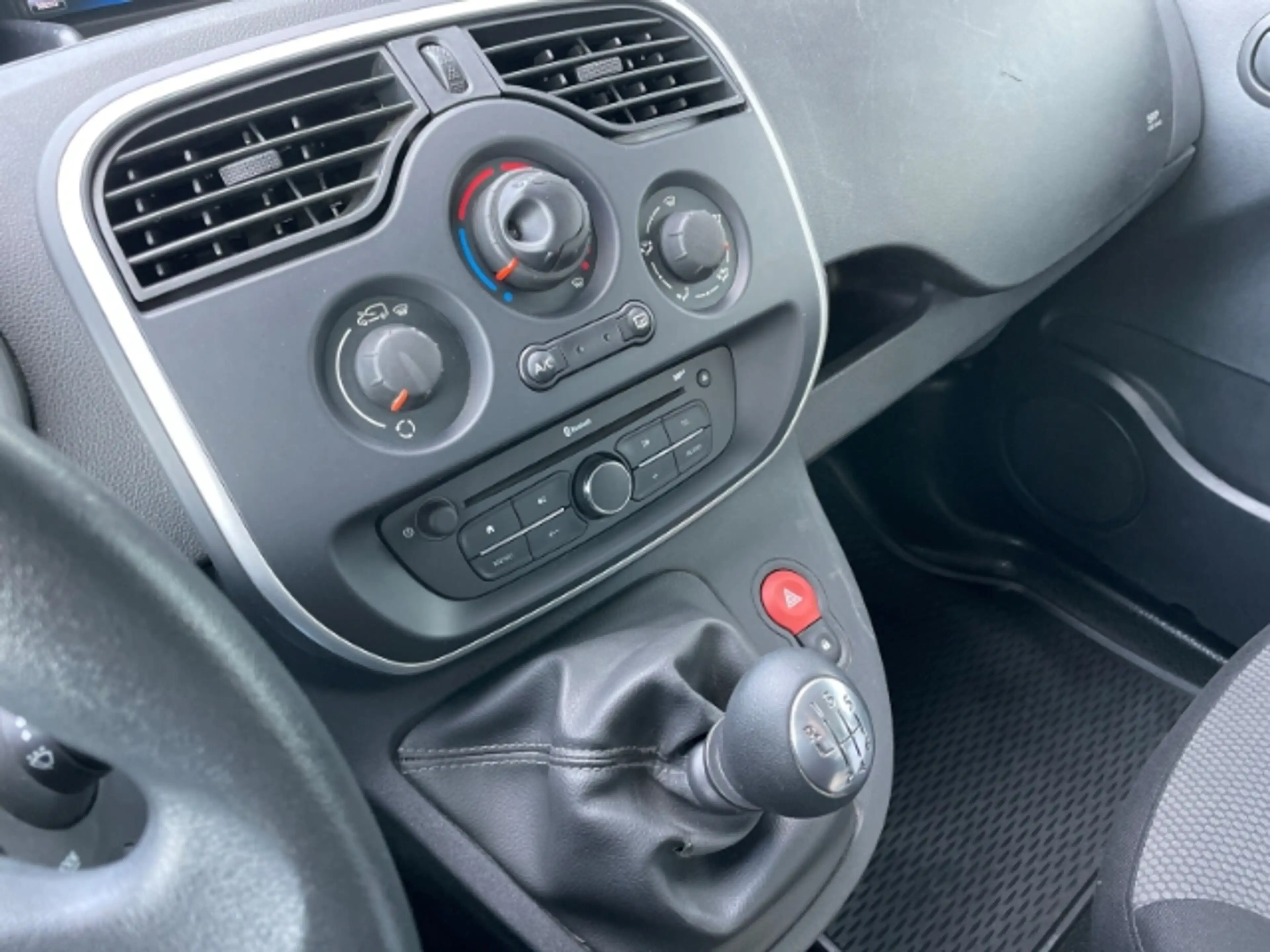 Renault Kangoo 1.5 Blue dCi 95 Extra AHK, Navi, Einparkhilfe — photo 13