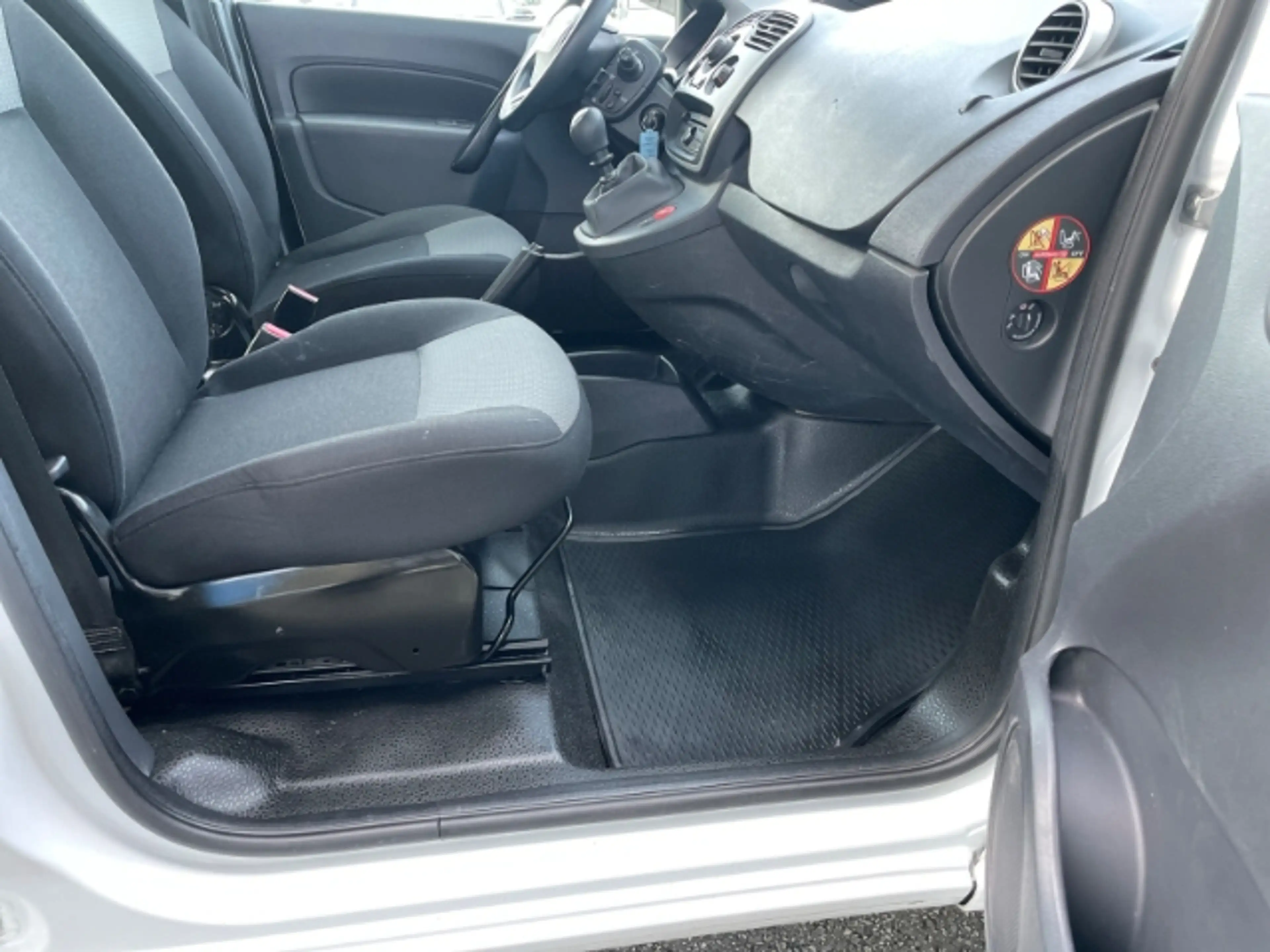 Renault Kangoo 1.5 Blue dCi 95 Extra AHK, Navi, Einparkhilfe — photo 5