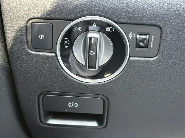 Mercedes-Benz SLK view 22