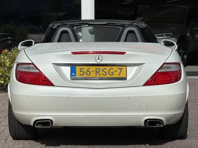Mercedes-Benz SLK view 9