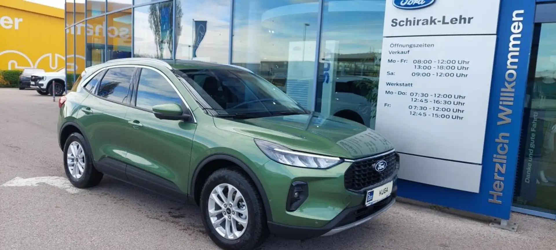 Ford Kuga Titanium 2,5 FHEV 183PS CVT AWD Vert - 1
