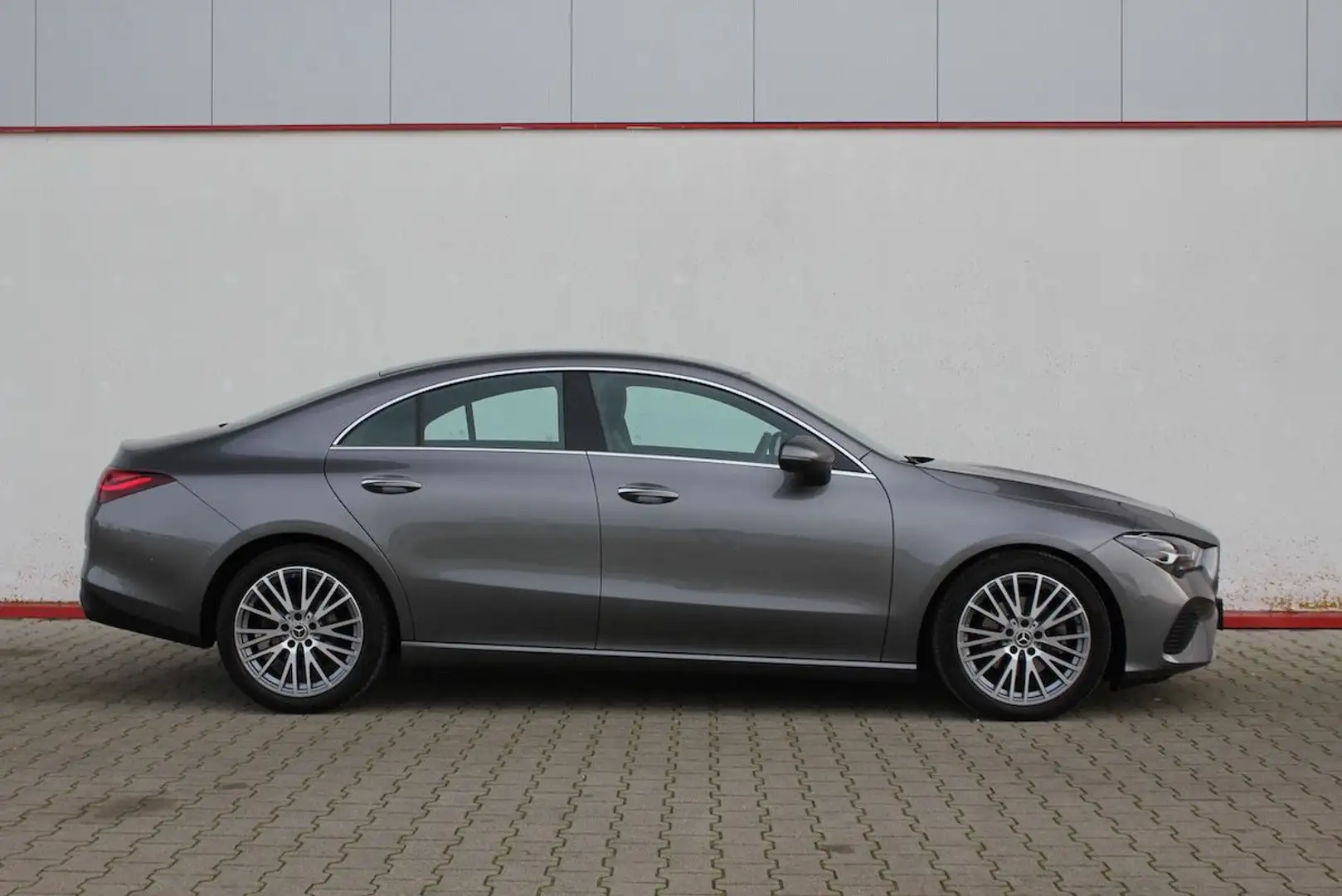 Mercedes-Benz CLA 180 d Coupé Cp. Progressive Line WideScreen Grau - 1