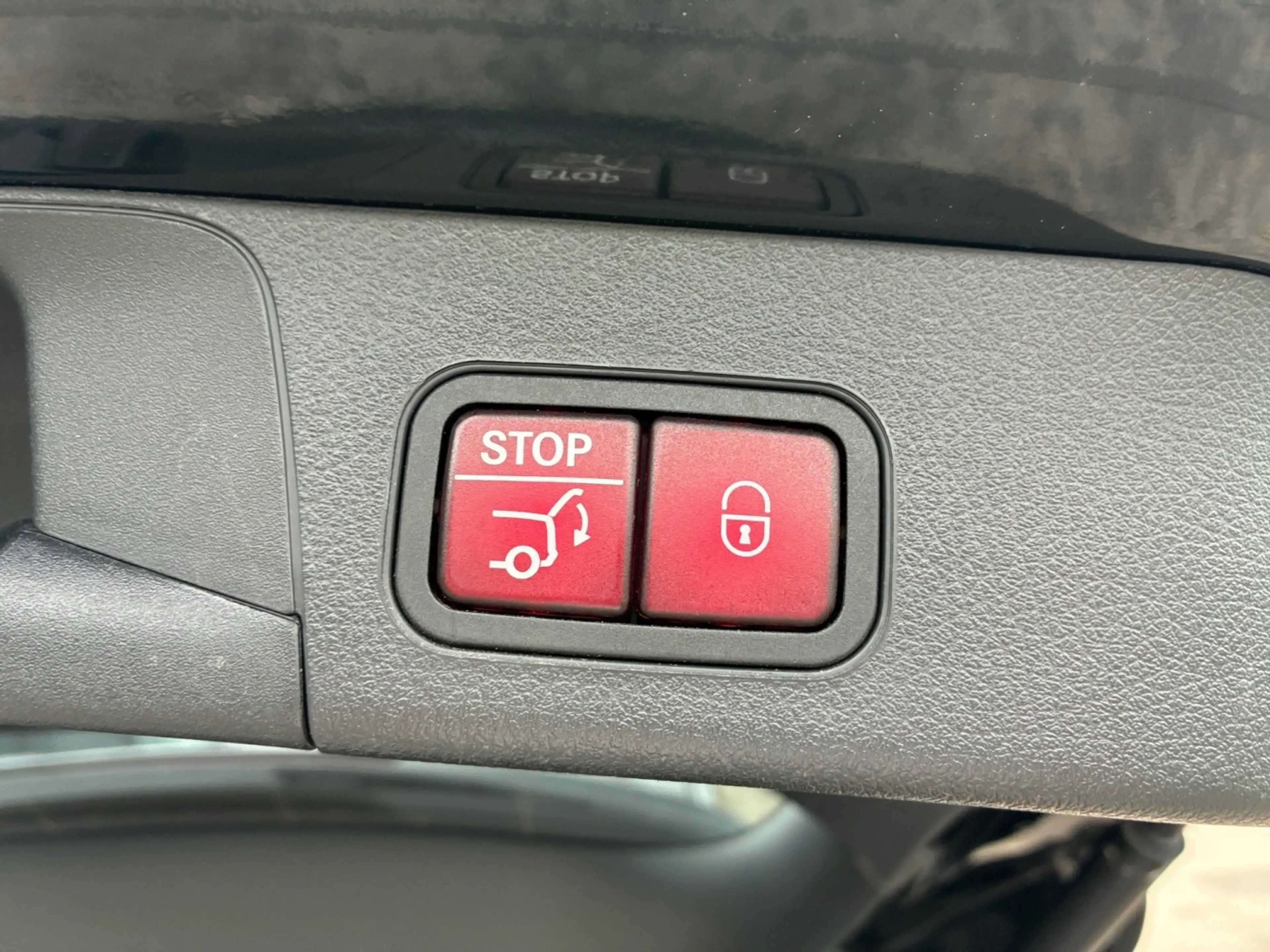 Mercedes-Benz EQB 250 Night*360°Easy-Pack*Keyless-Go*LED*Ambi* — photo 15