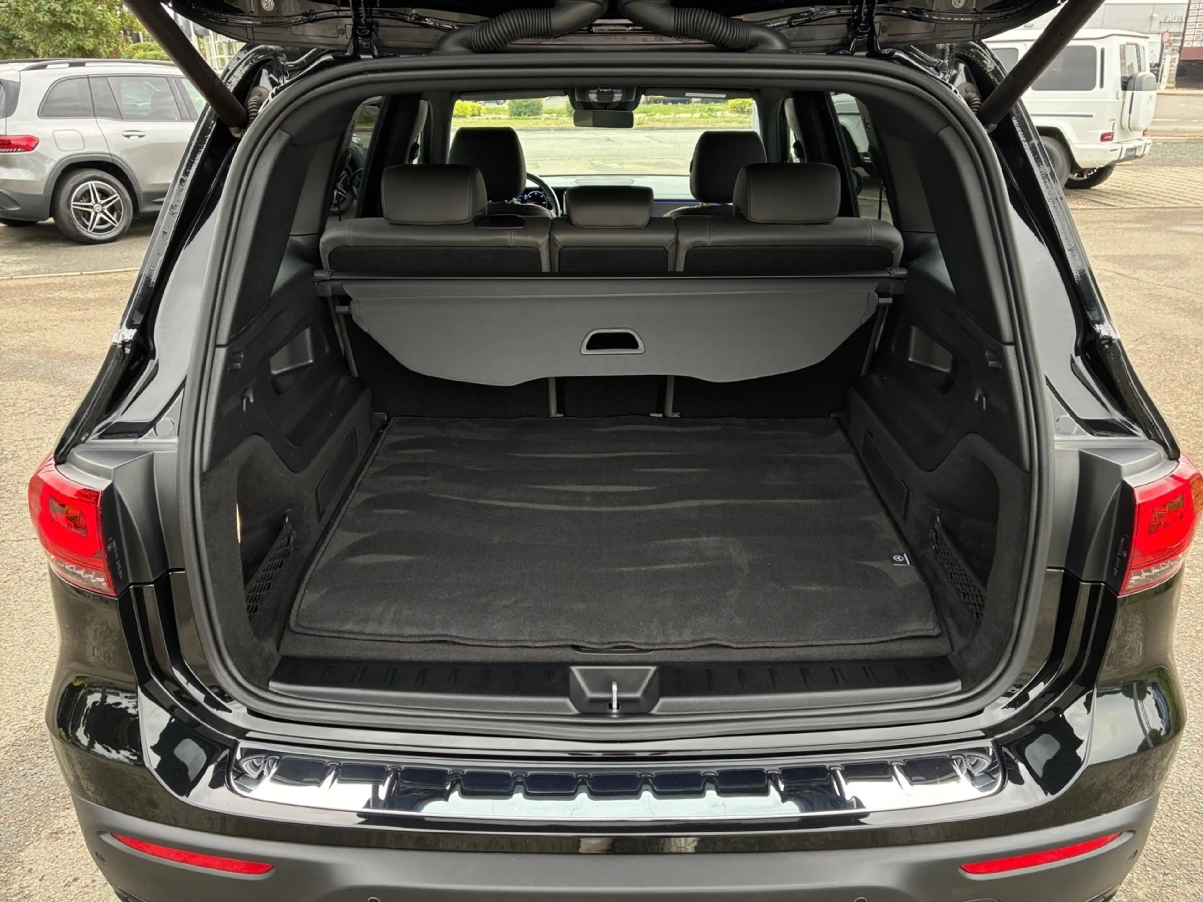 Mercedes-Benz EQB 250 Night*360°Easy-Pack*Keyless-Go*LED*Ambi* — photo 14