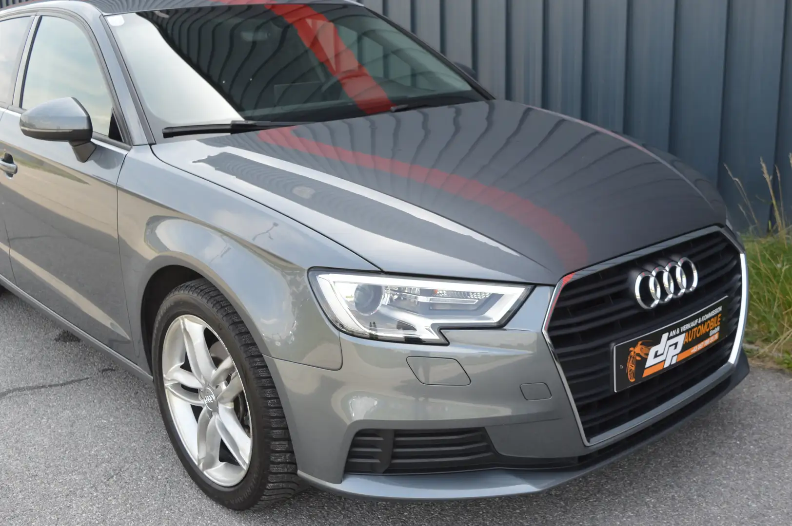 Audi A3 1,6 TDI **Facelift**Xenon** Grau - 2