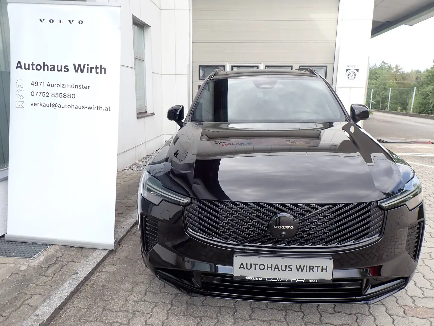 Volvo XC90 T8 AWD Ultra Black Edition / AHK / Luftfahrwerk Schwarz - 2