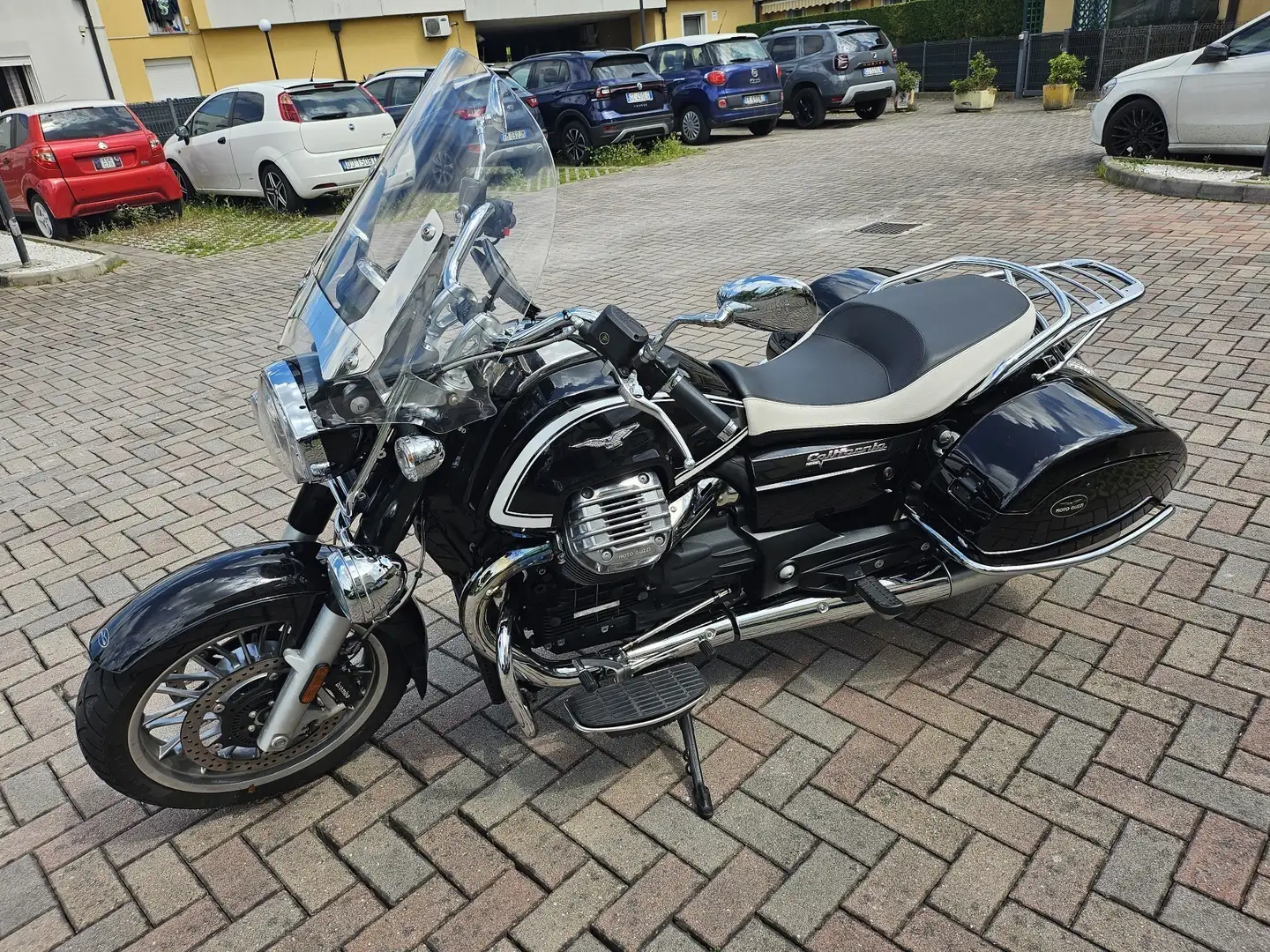 Moto Guzzi California 1400 Touring Nero - 2