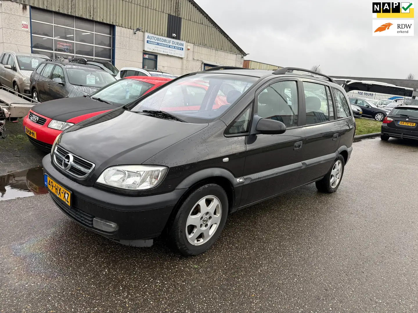 Opel Zafira 1.8-16V Elegance 7-pers. Airco Bj:2002 NAP! Zwart - 1