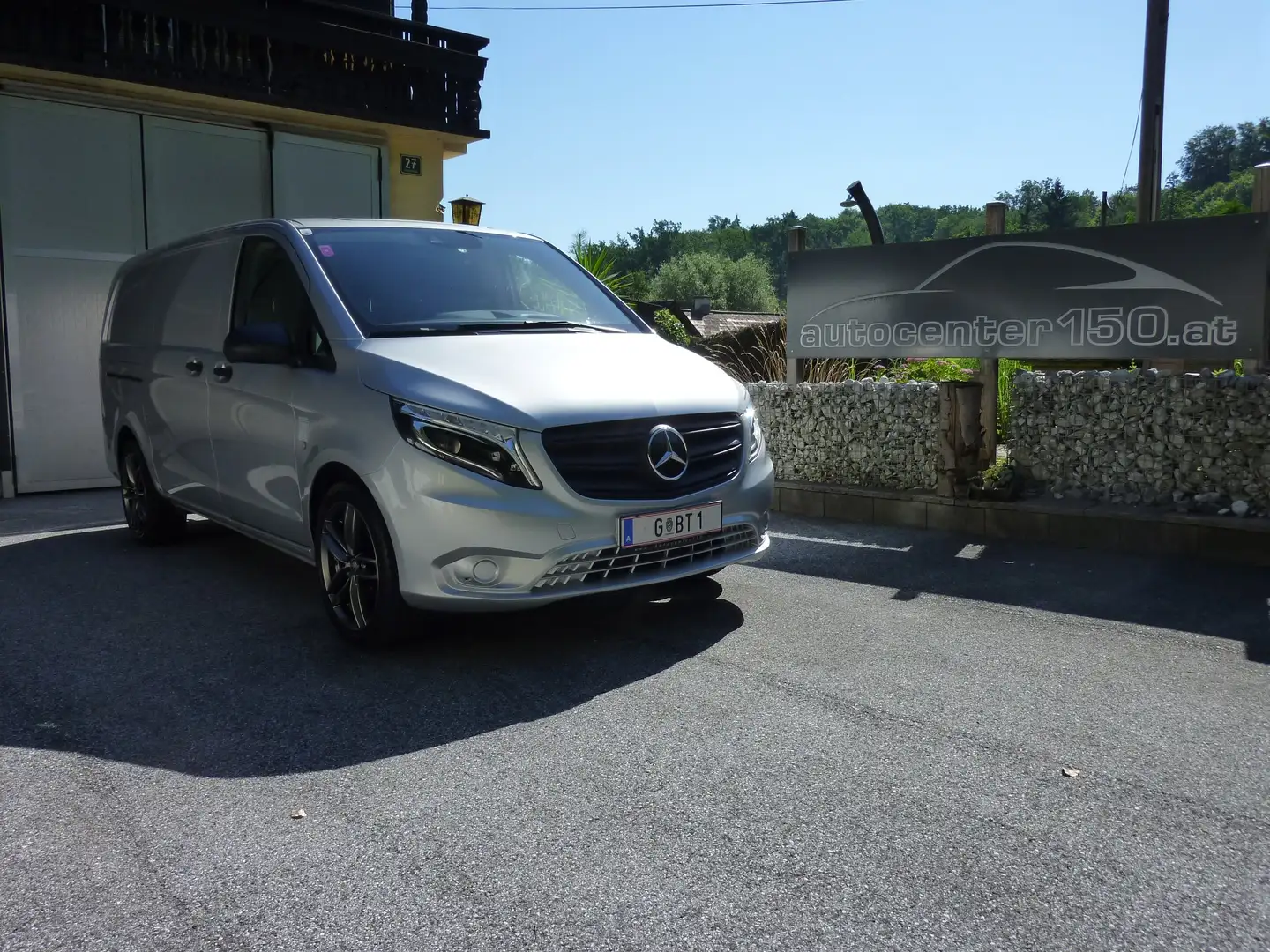 Mercedes-Benz Vito 114 CDI lang  9 G-Aut. 2.0d *LED*AHK*Kamera* Silber - 1