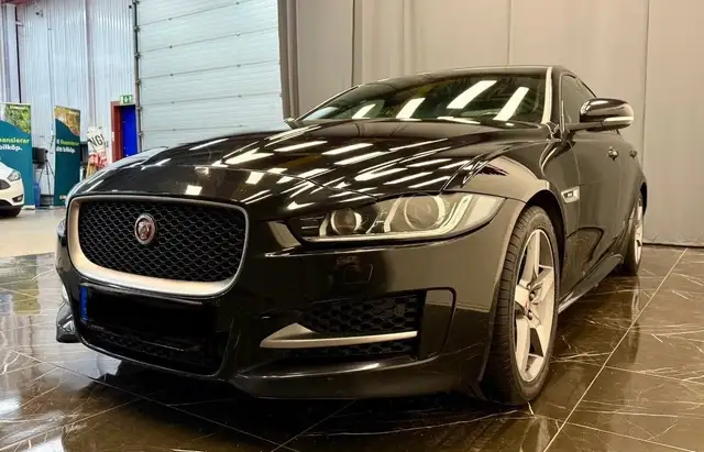 Jaguar XE 20T R sport 200 camera