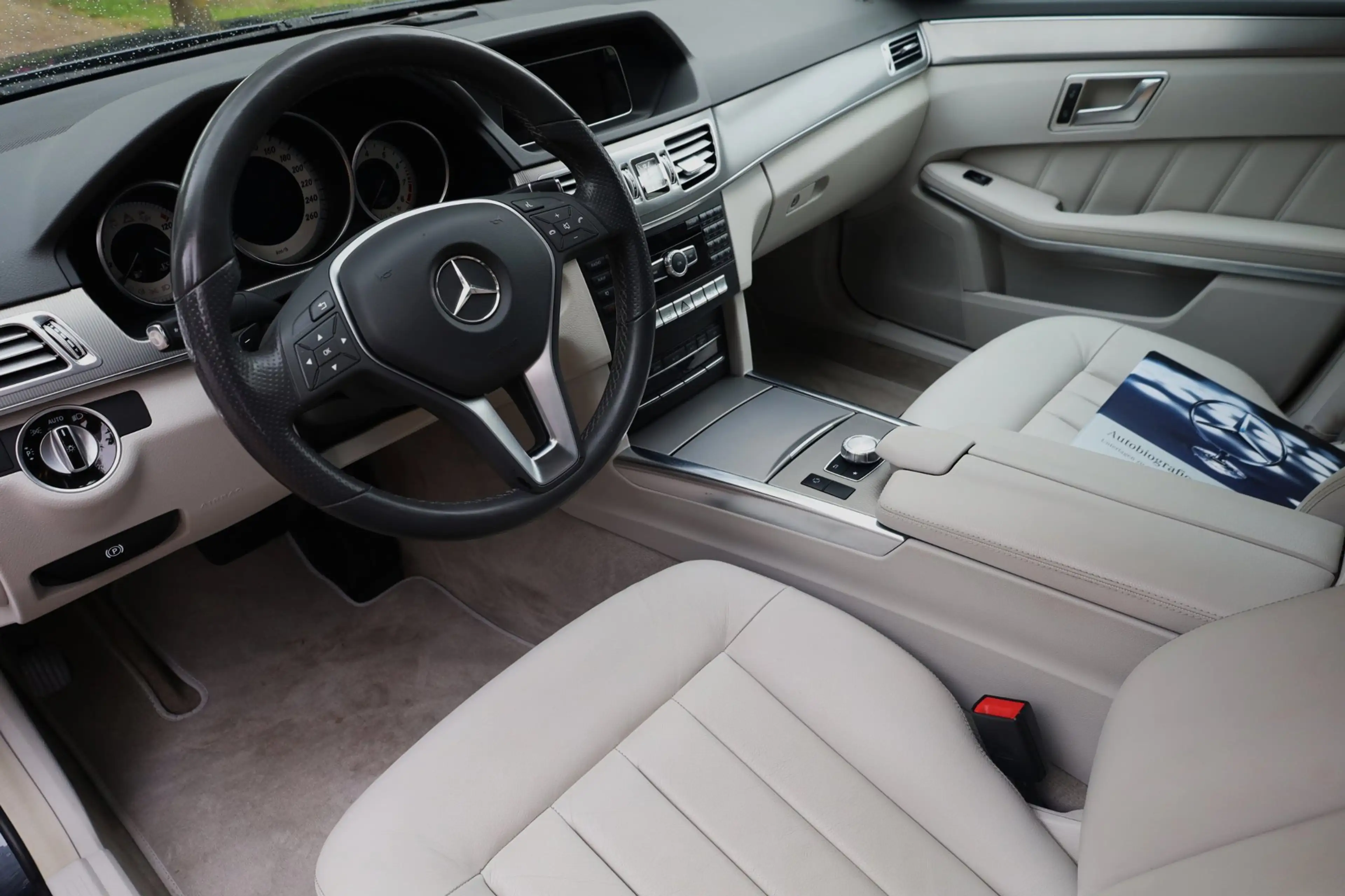 Mercedes-Benz E 250 Prestige Elegance Aut. | NIEUWSTAAT | Full Led | T — photo 2