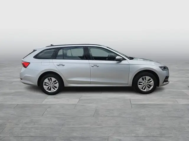 Skoda Octavia view 6
