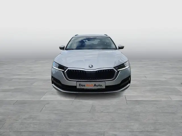 Skoda Octavia view 2