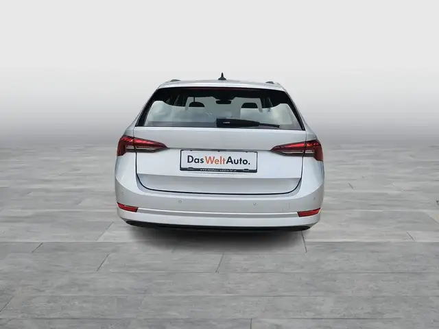 Skoda Octavia view 5