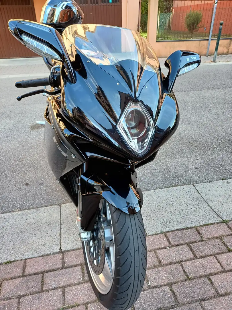 MV Agusta F4 1000 MV Agusta F4 1000r, 2010,  186cv,  carbon parts - 1