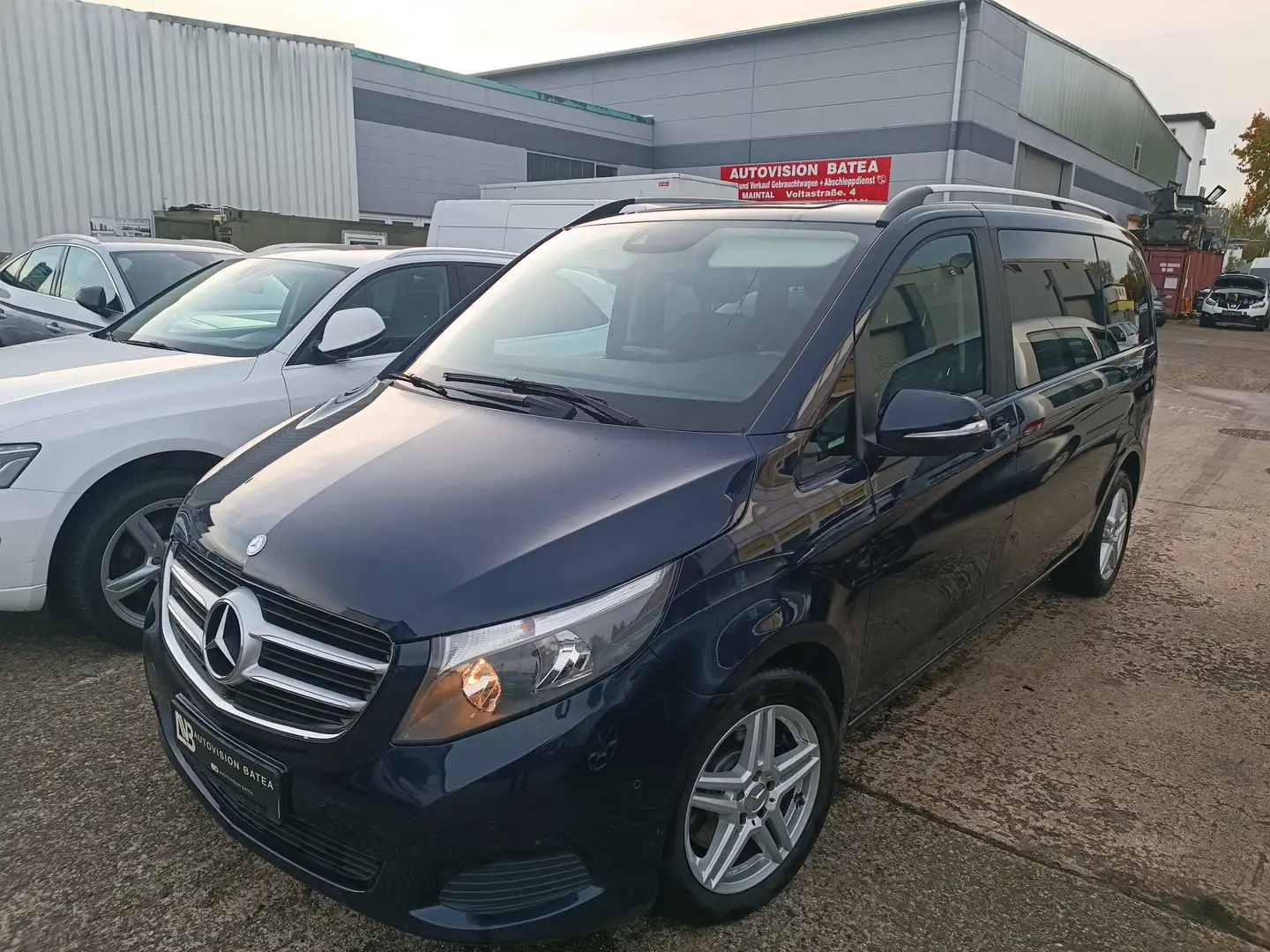Mercedes-Benz V 220 V-Klasse CDI kompakt 7G-TRONIC Edition,Navi,Kamera Blau - 1