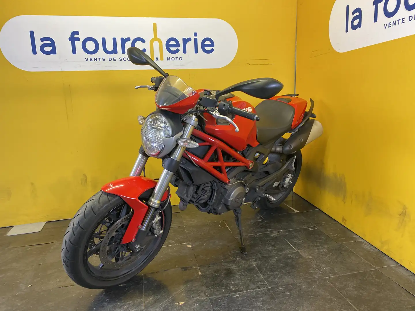 Ducati Monster 796 Rouge - 1