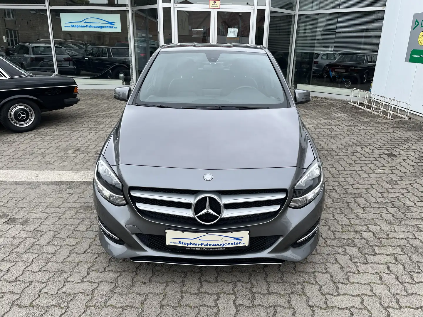 Mercedes-Benz B 180 B 180 Aut. aus 1.Hand,TÜV/AU-Neu,Scheckheft.. Grau - 2