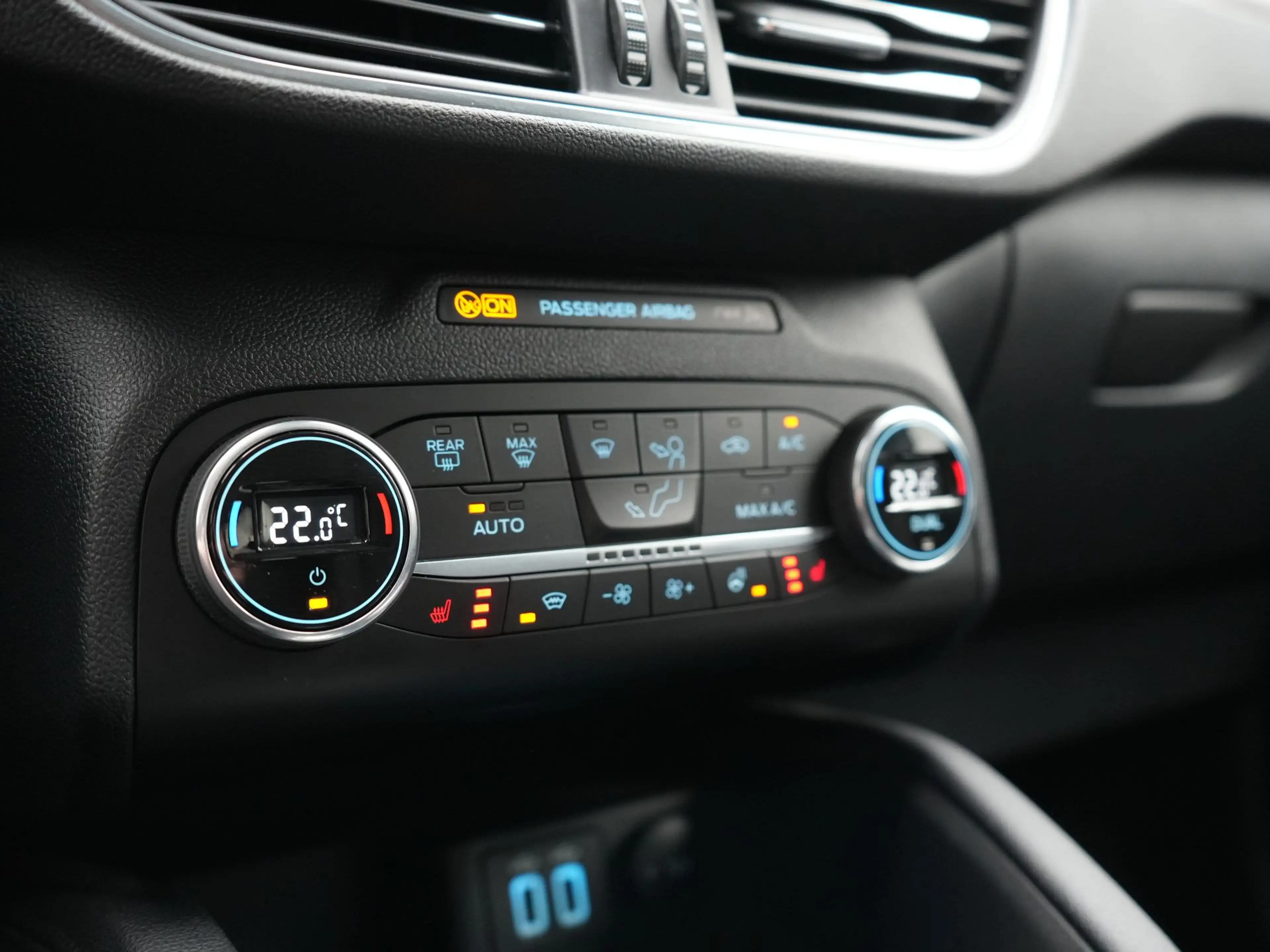 Ford Kuga 2.5 PHEV Titanium X 225pk Dealer O.H. | Trekhaak A — photo 14
