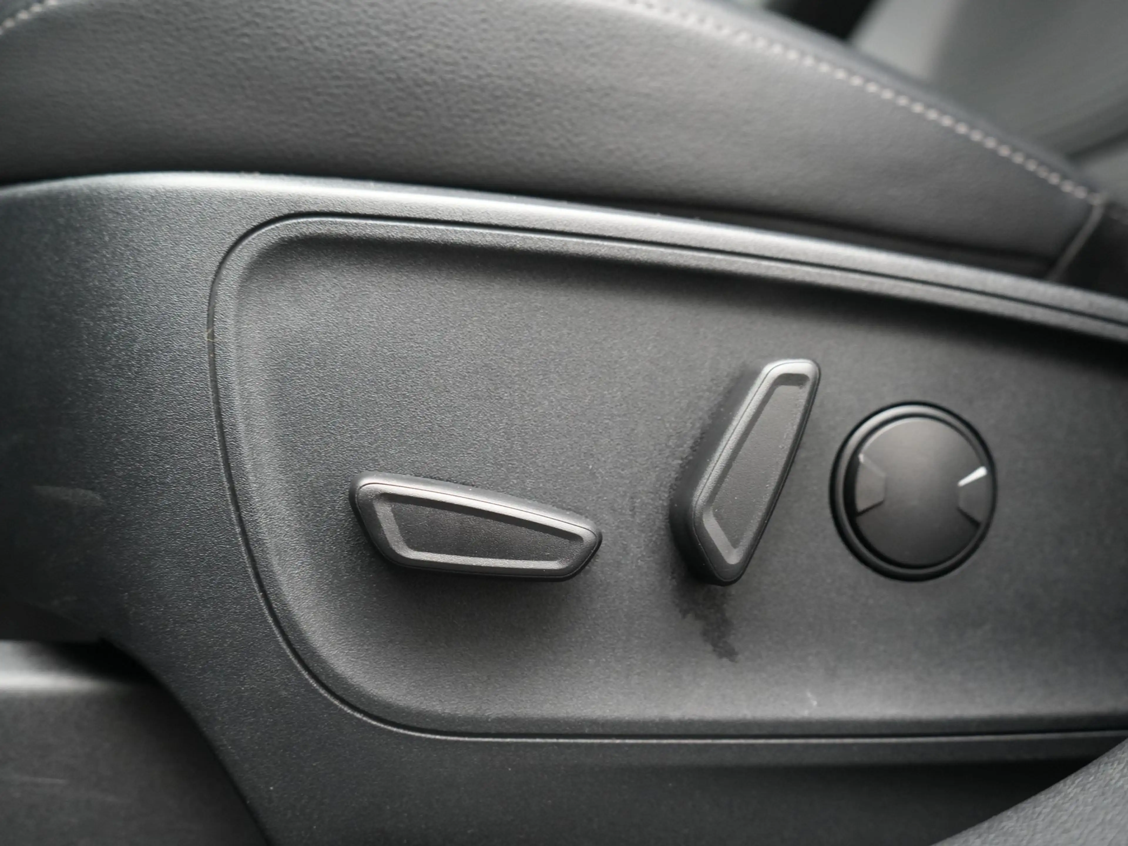 Ford Kuga 2.5 PHEV Titanium X 225pk Dealer O.H. | Trekhaak A — photo 11