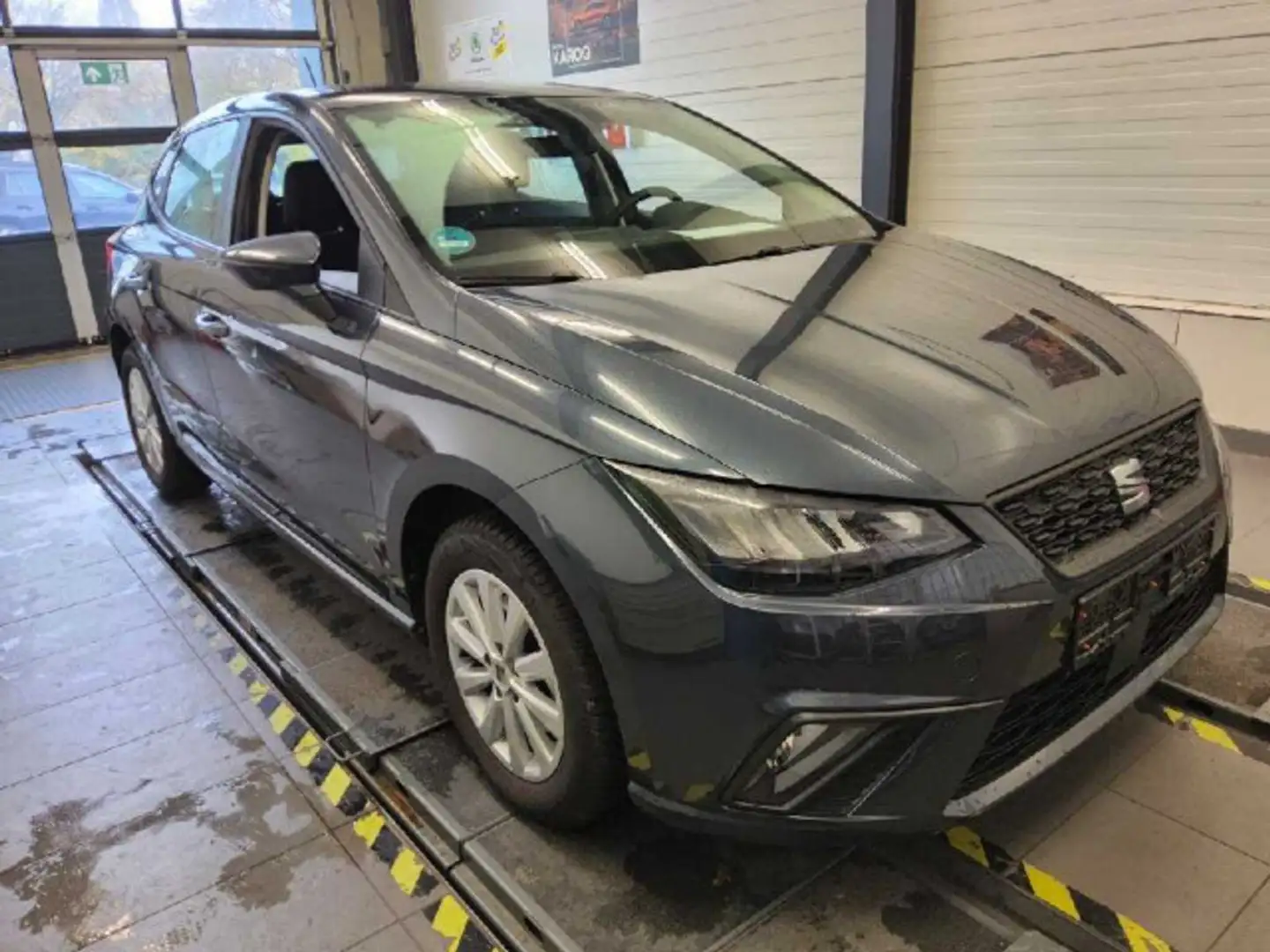 SEAT Ibiza 1.0 TSI Style Edition SHZ, PDC, Regensenso Grau - 2