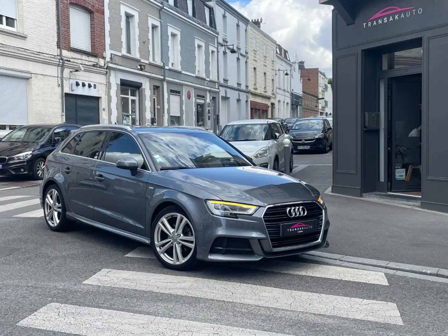 Audi A3 30 TDI 116 S tronic 7 S Line / CARPLAY / SIEGES CH Blanc - 1