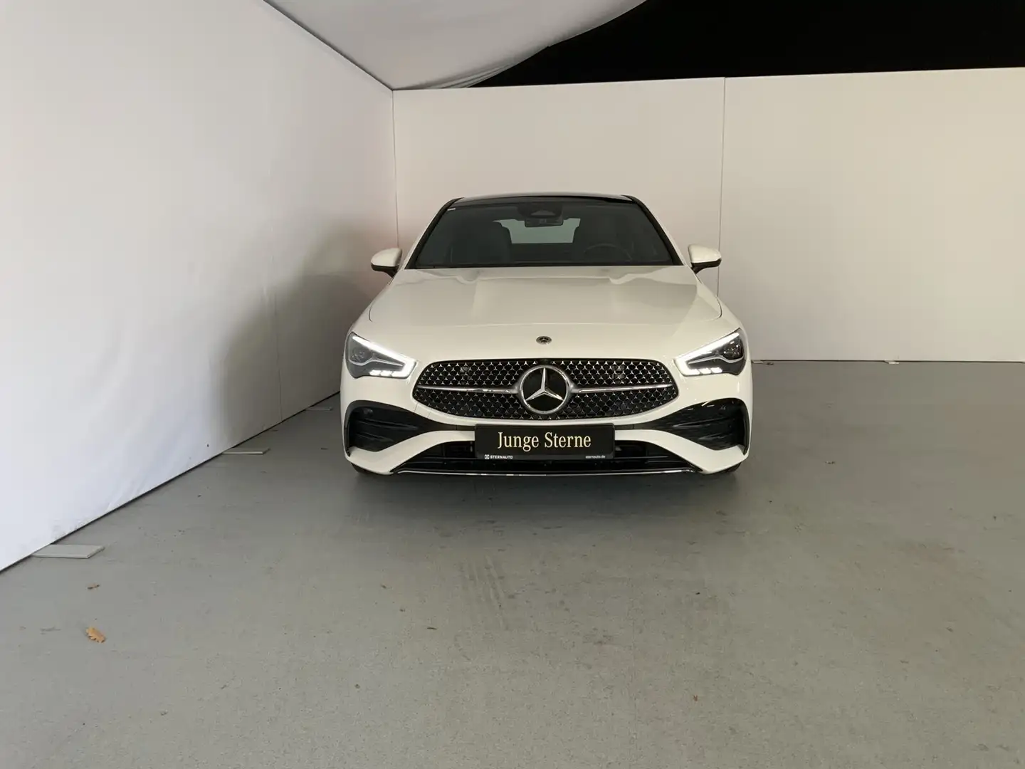 Mercedes-Benz CLA 200 CLA 200 Coupé AMG Pano Totwinkel WinterP KEYLESS Weiß - 2