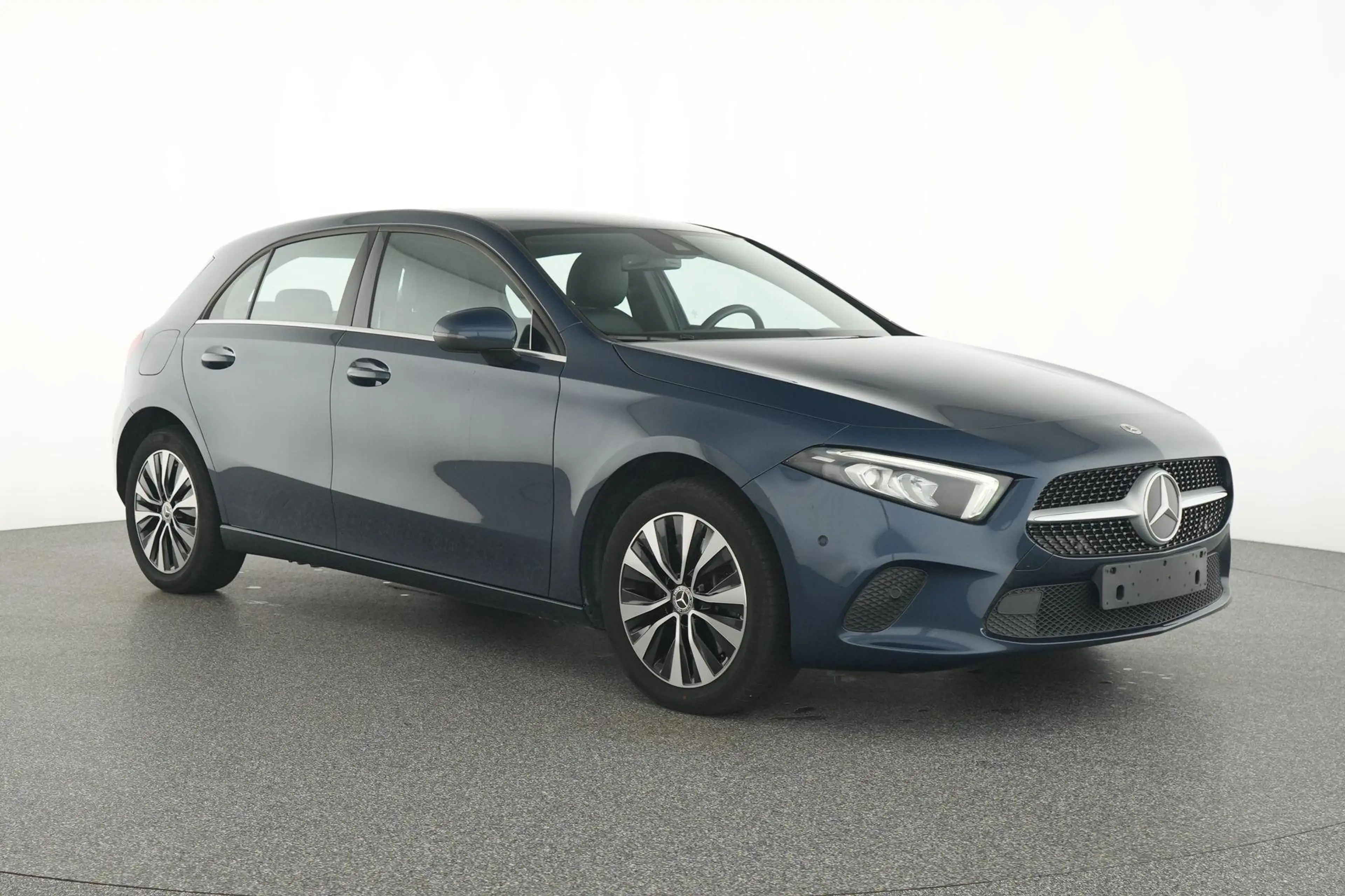 Mercedes-Benz A 250 e Business Solution 250 e Business Line — photo 2