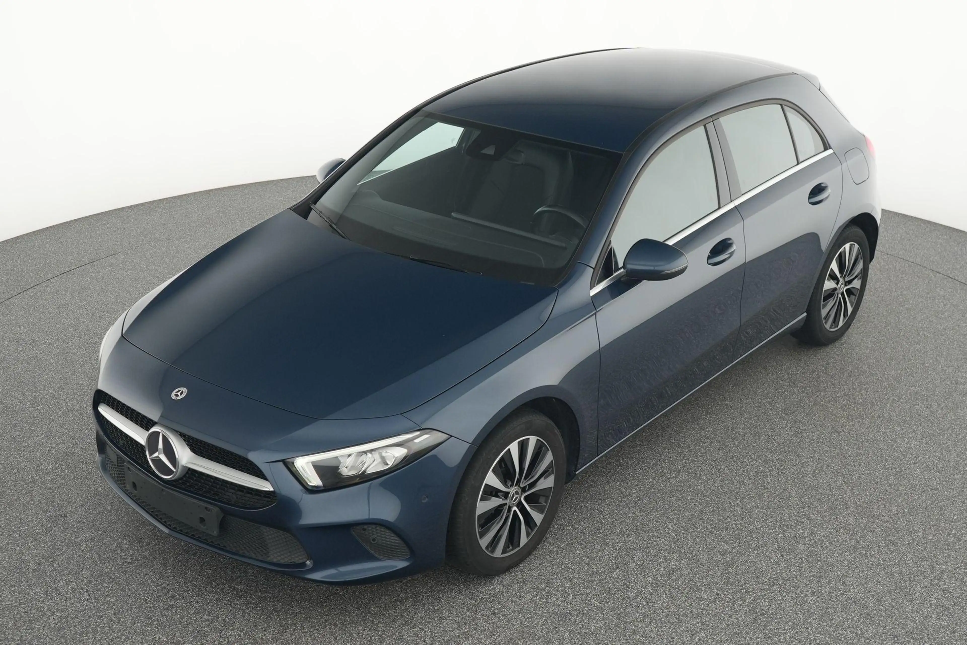 Mercedes-Benz A 250 e Business Solution 250 e Business Line — photo 11