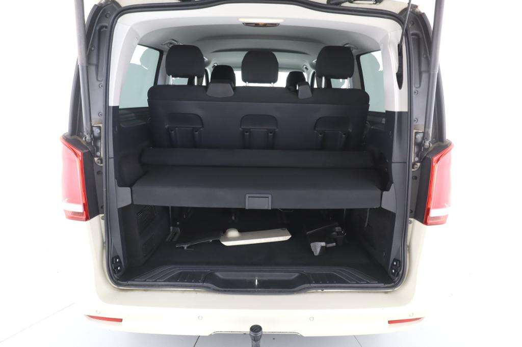 Mercedes-Benz V 220