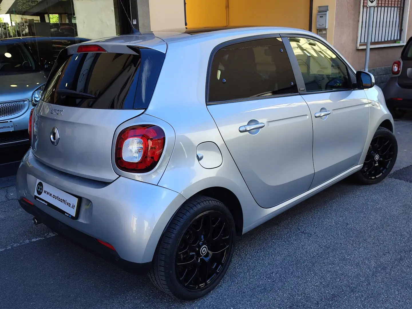 smart forFour 0.9 t Passion 90cv twinamic Pack Sport Navi Full Argento - 2