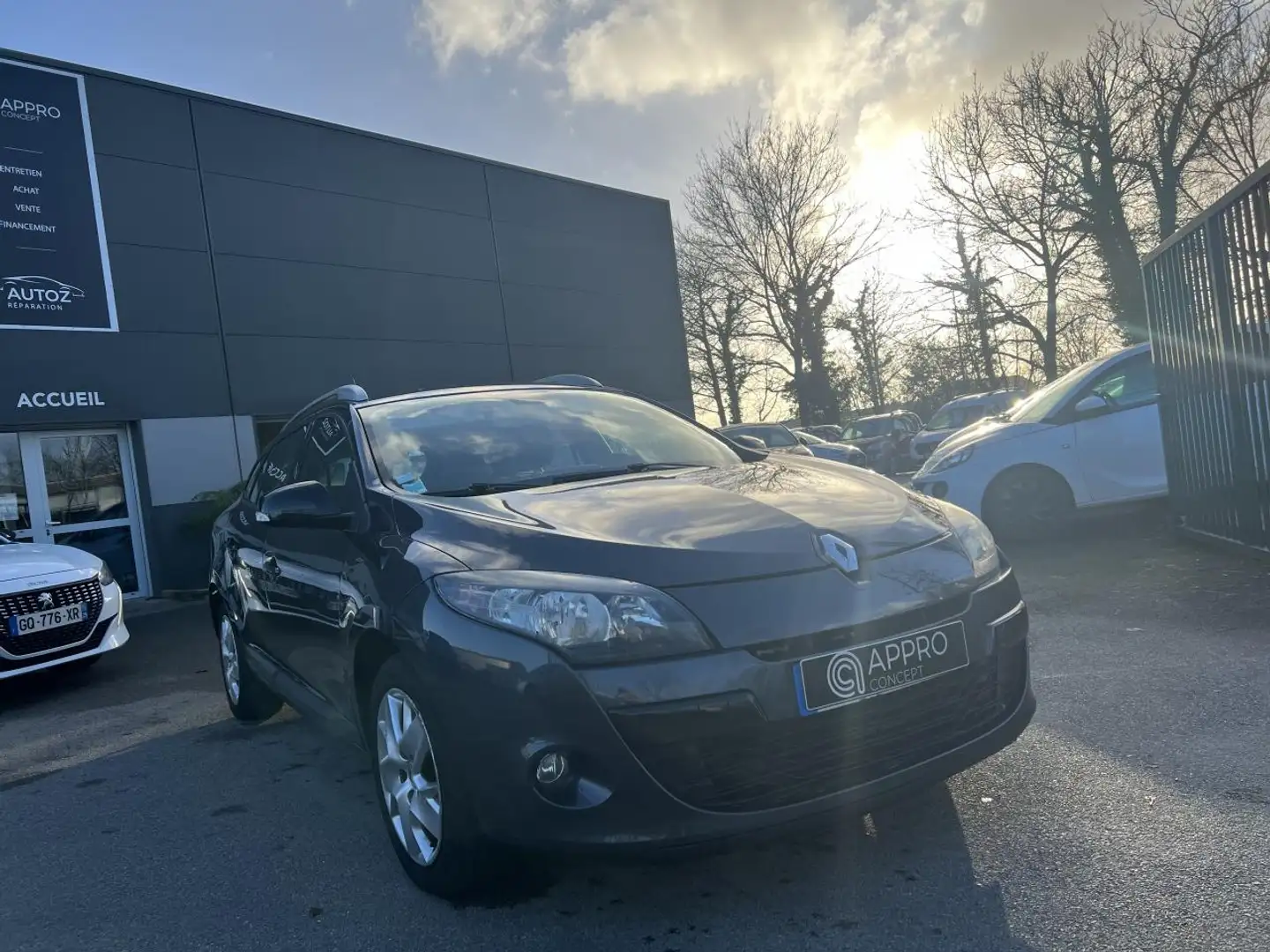 Renault Megane Mégane Estate 1.5 dCi FAP - 110 champion Euro 5  A Gris - 2