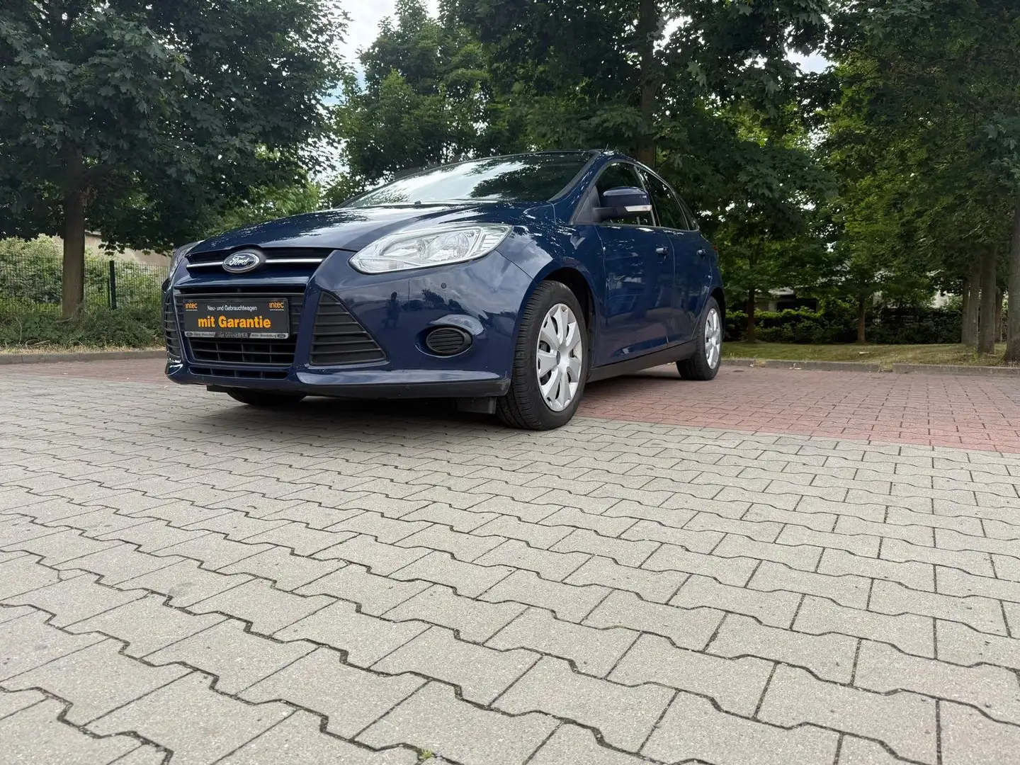 Ford Focus Turnier 1.0 EcoBoost Start-Stopp-System Trend Niebieski - 2