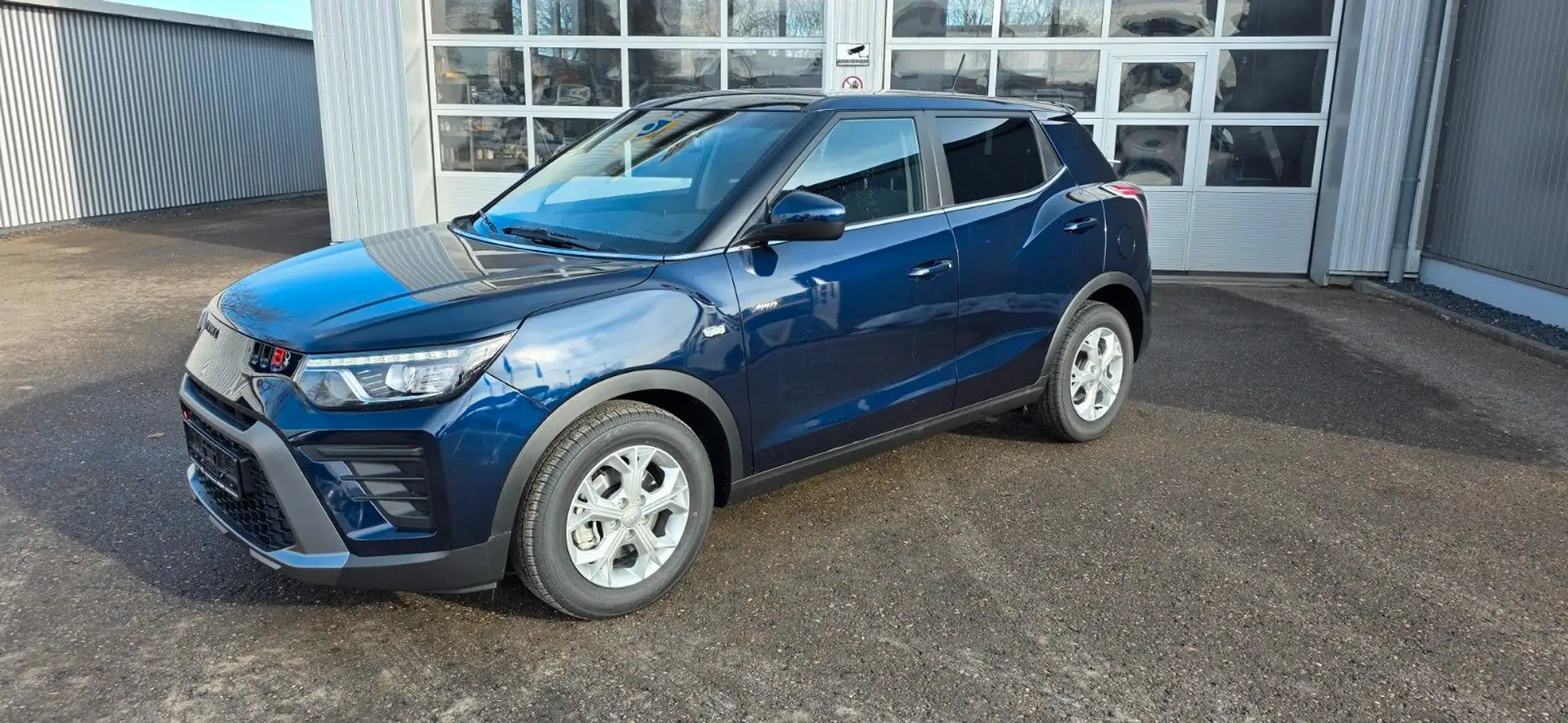 KGM Tivoli Nomad Automatik Azul - 1