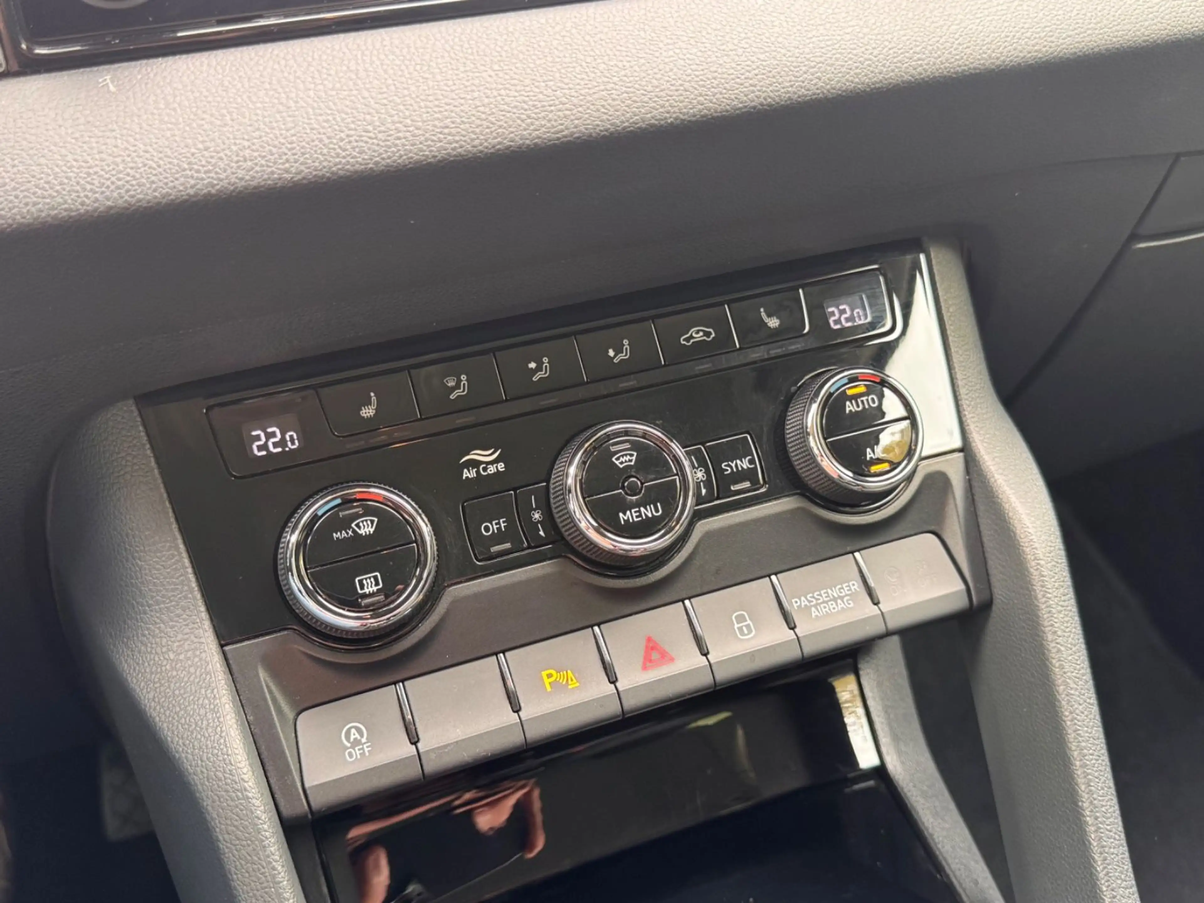 Skoda Karoq Style 4x4*DSG*LED*Navi*AHK*Garantie* — photo 22