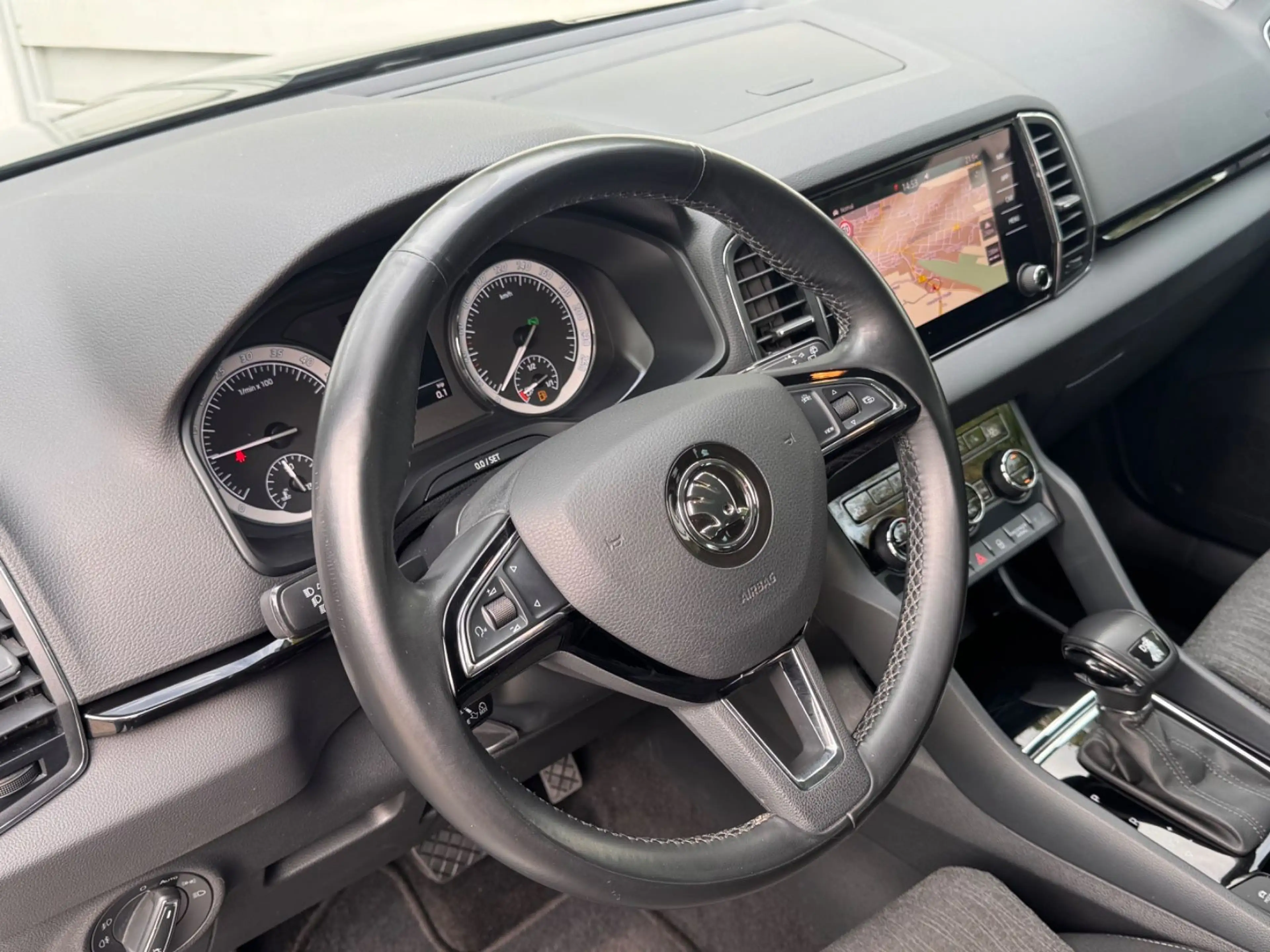 Skoda Karoq Style 4x4*DSG*LED*Navi*AHK*Garantie* — photo 17
