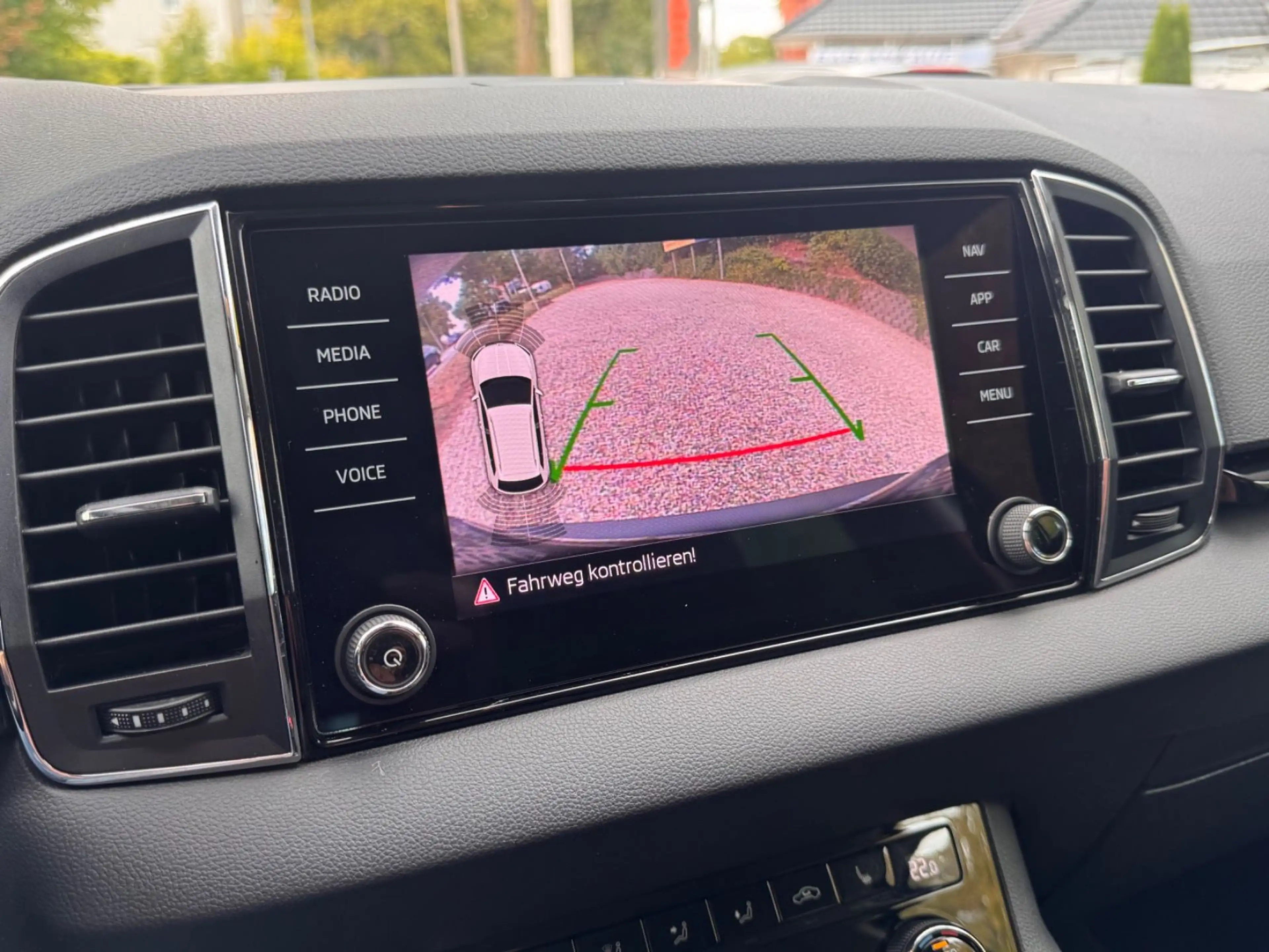 Skoda Karoq Style 4x4*DSG*LED*Navi*AHK*Garantie* — photo 21