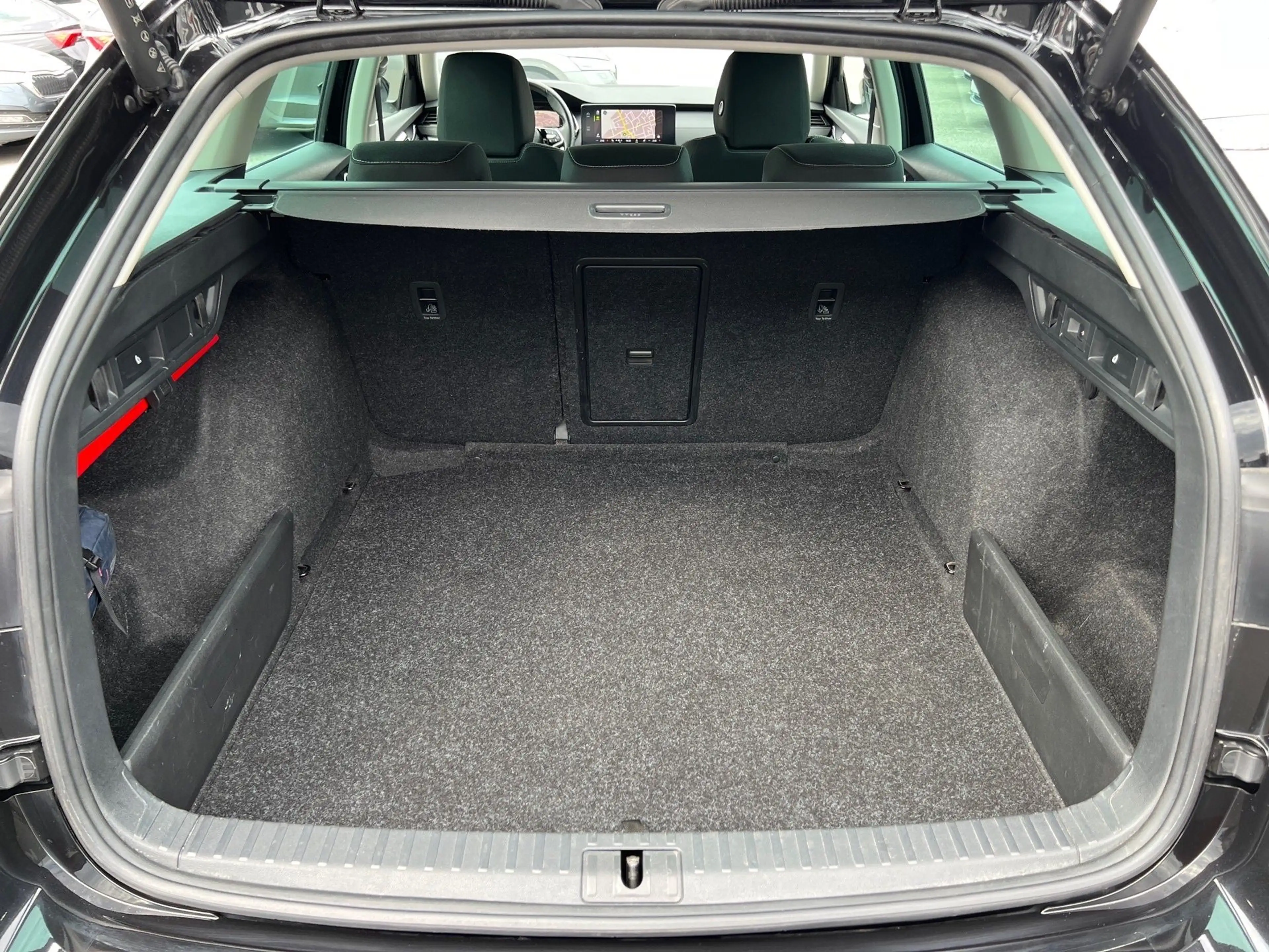 Skoda Octavia Combi 2,0 TDI Ambition DSG | NP: €46.500 — photo 15