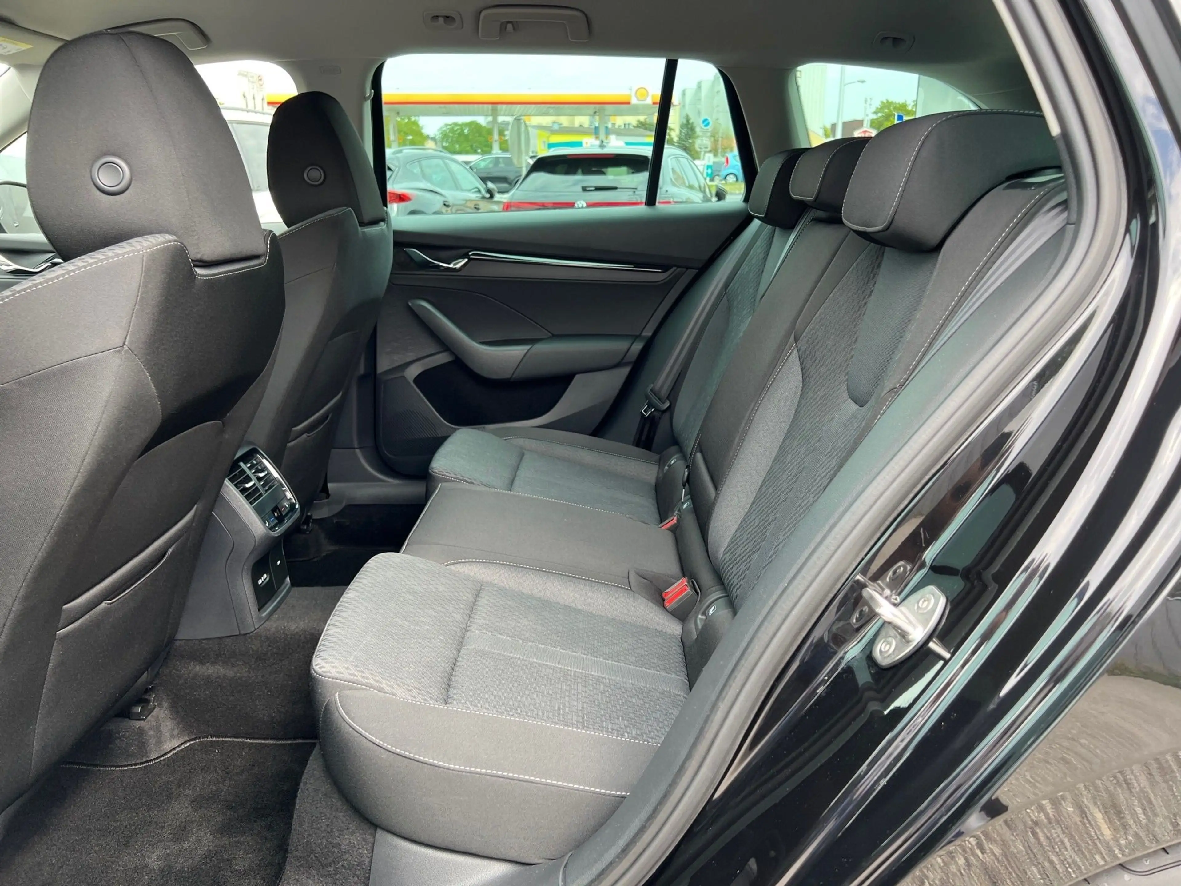 Skoda Octavia Combi 2,0 TDI Ambition DSG | NP: €46.500 — photo 14