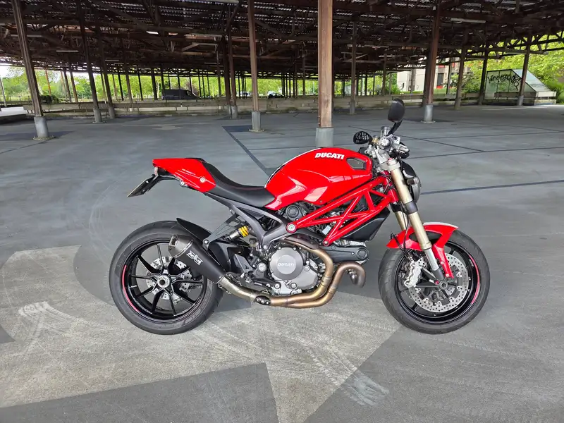 Ducati Monster 937
