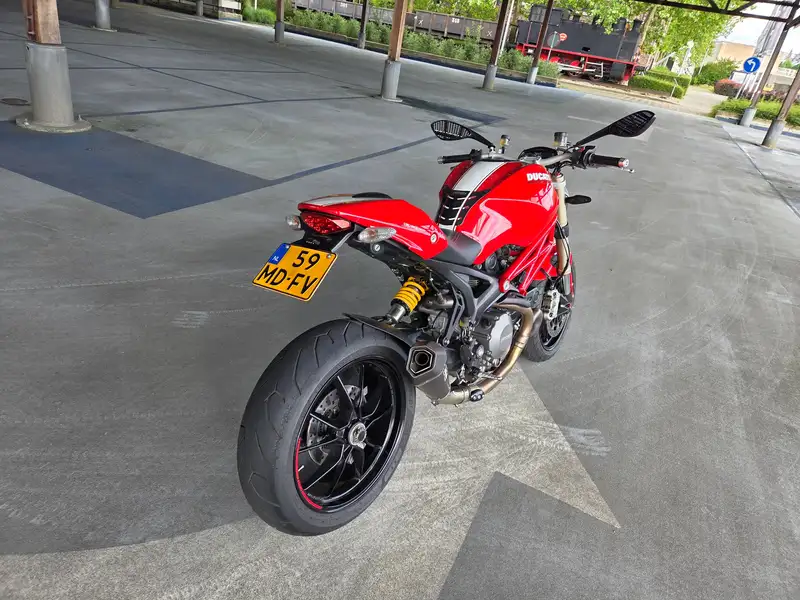 Ducati Monster 937 - foto 3