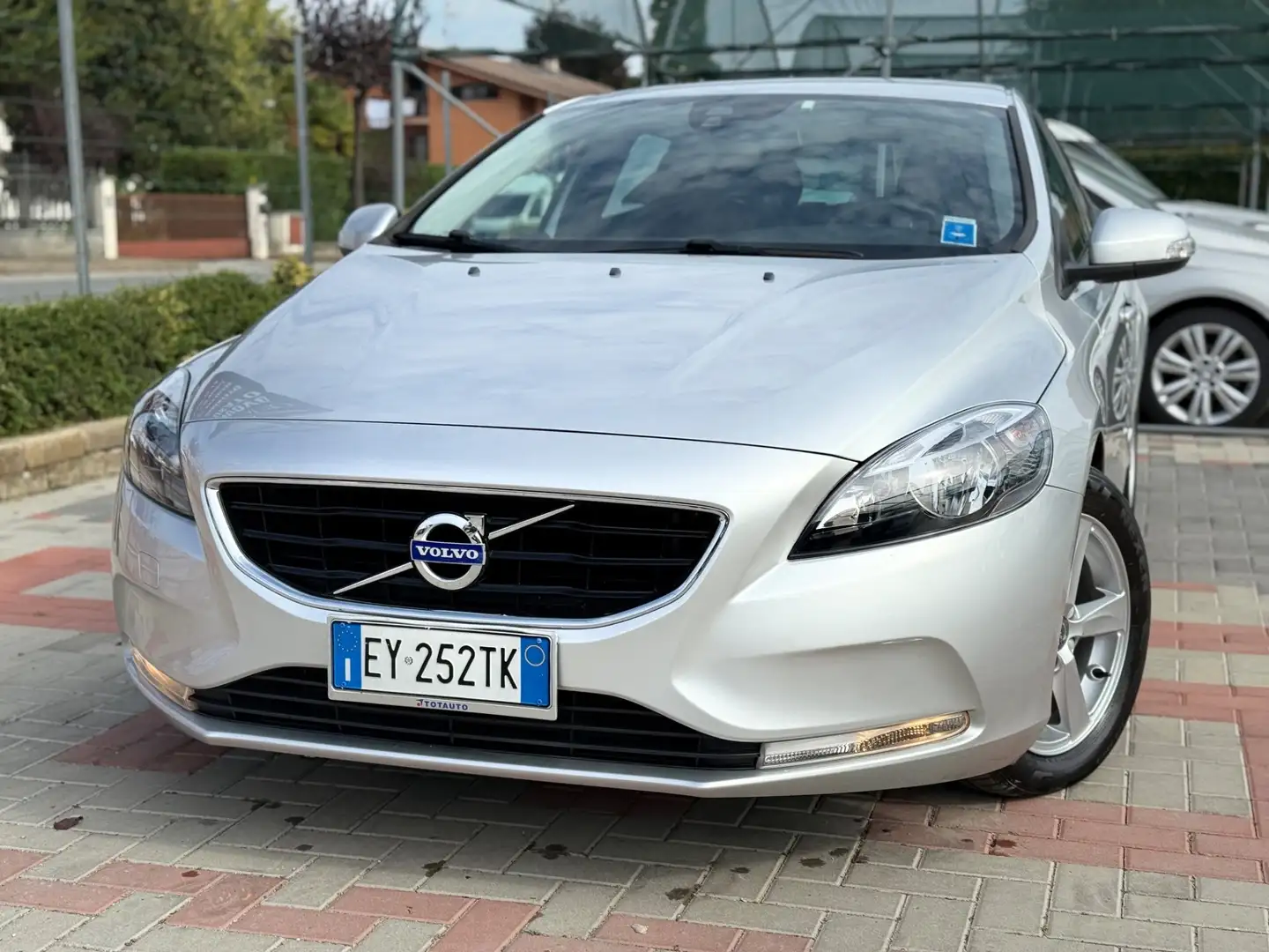 Volvo V40 V40 D2 1.6 Momentum Grijs - 1