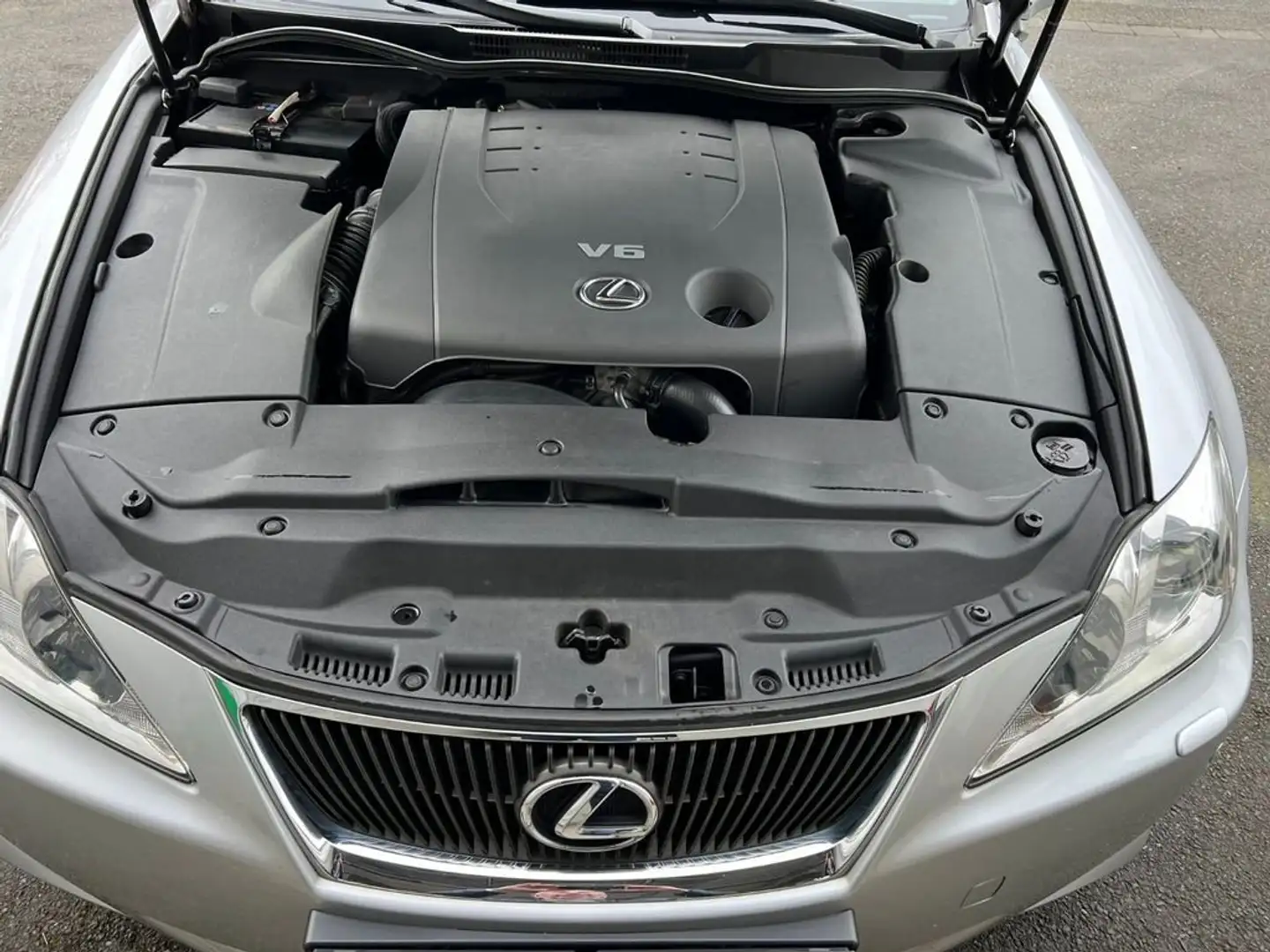 Lexus IS 250 2.5i V6 IS250 Executive Silber - 2