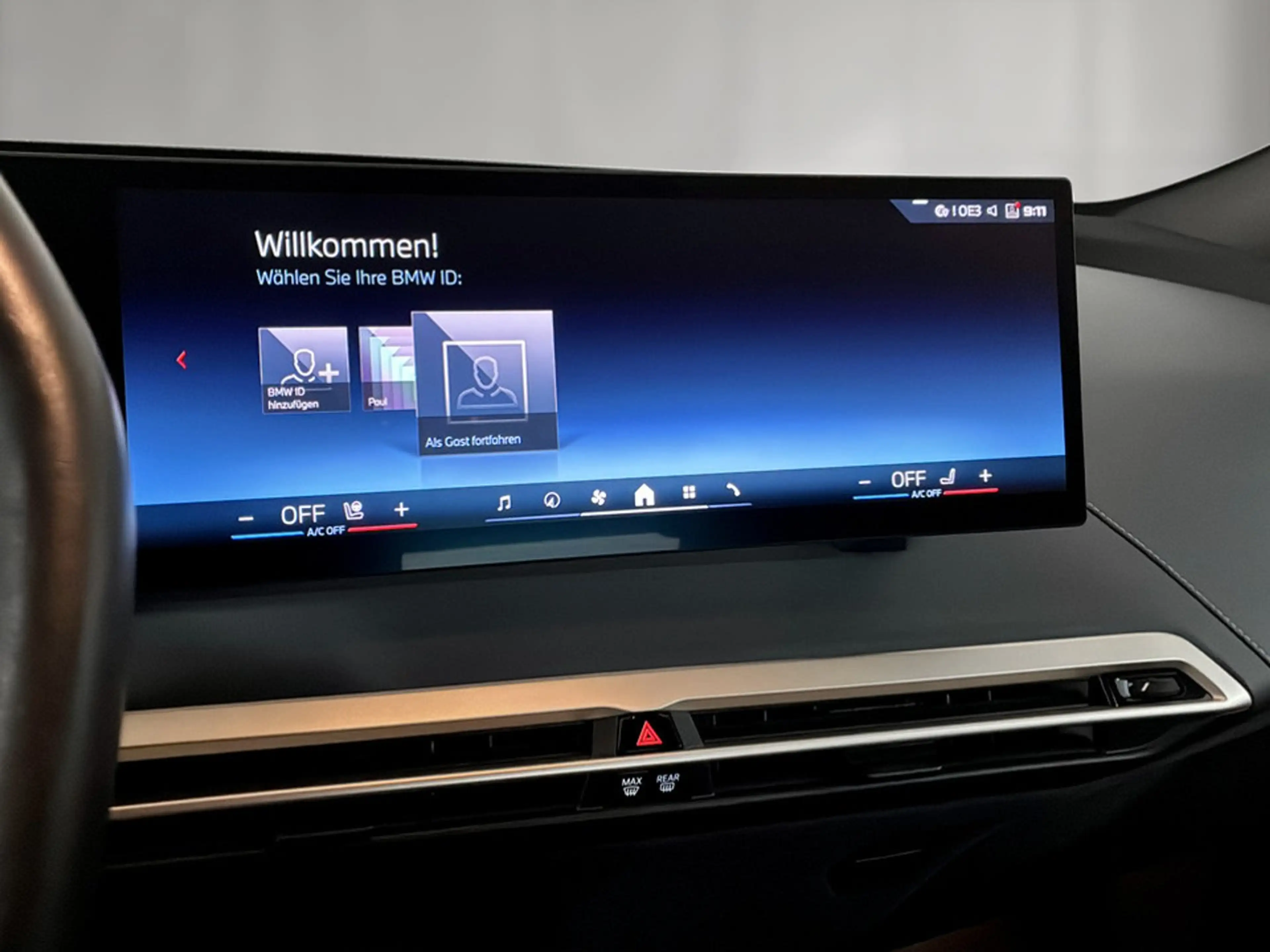 BMW iX M60 — photo 10