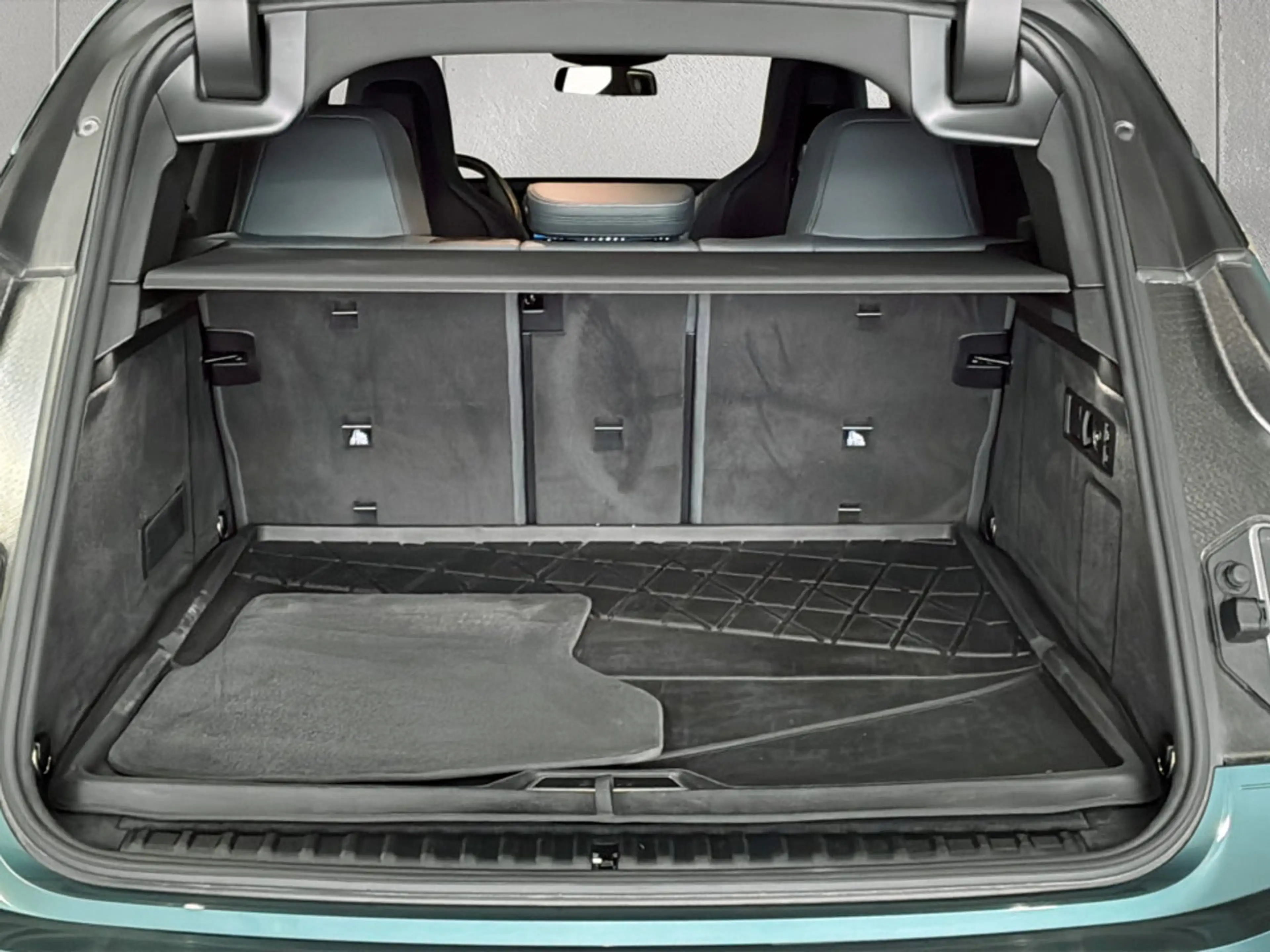 BMW iX M60 — photo 13