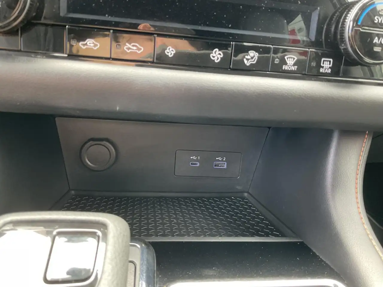 Nissan Pathfinder photo Nissan Pathfinder