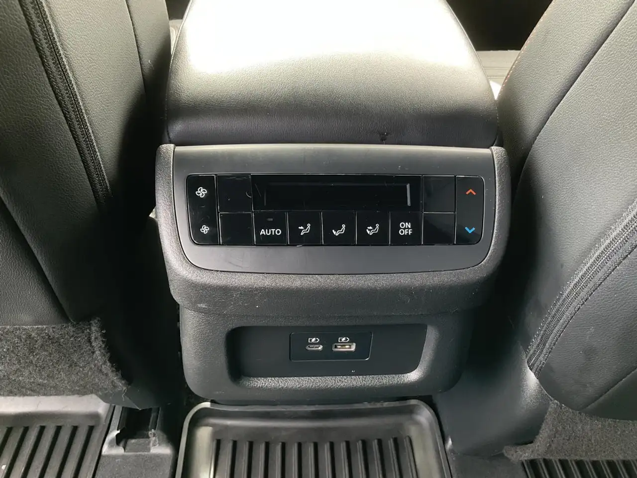 Nissan Pathfinder photo Nissan Pathfinder