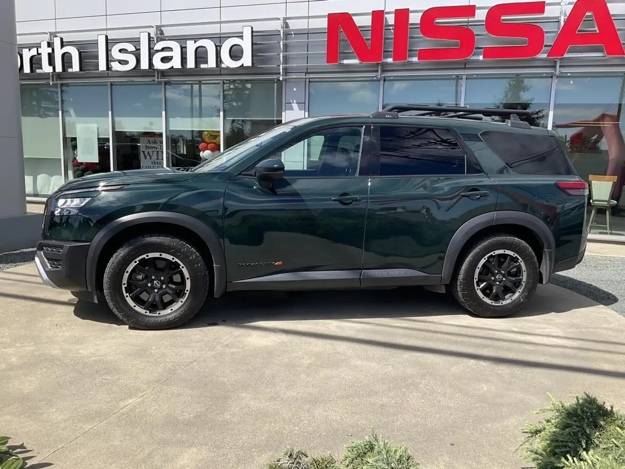 Nissan Pathfinder photo Nissan Pathfinder